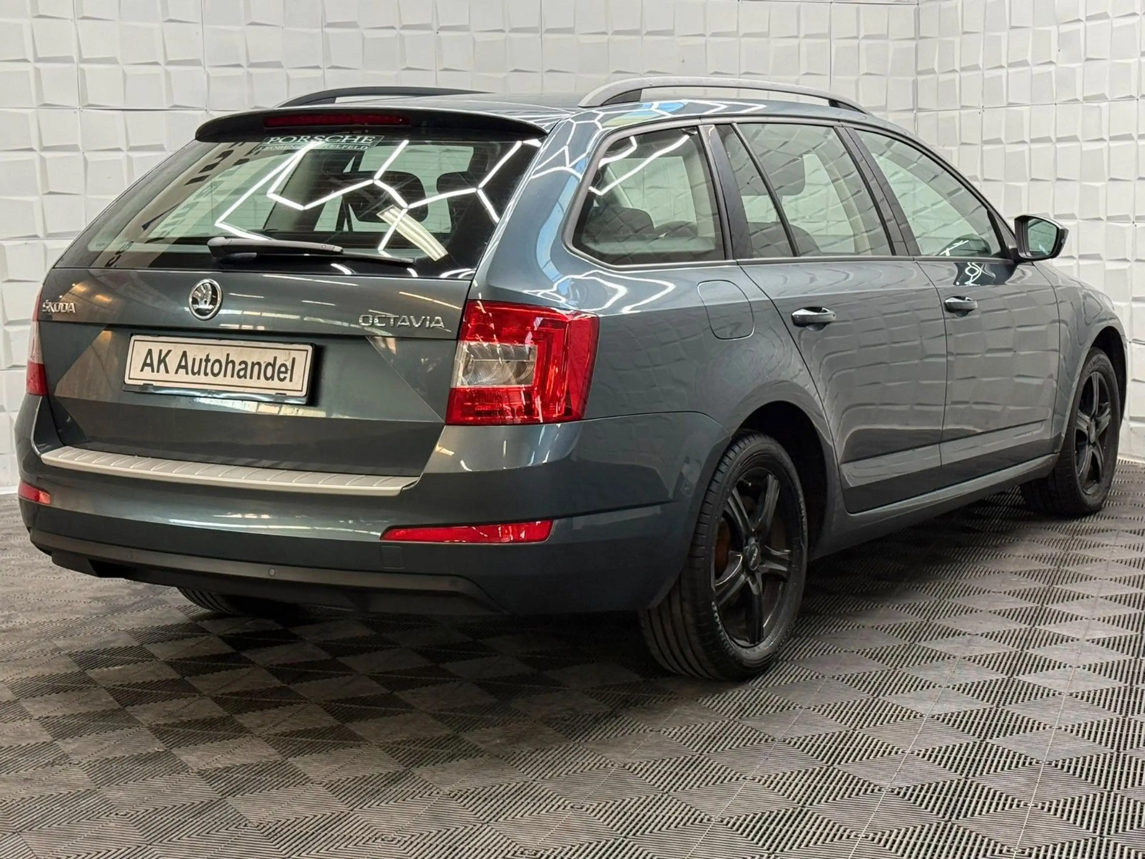 Skoda Octavia Combi Ambition Klima Tempomat PDC 8-fach — photo 6
