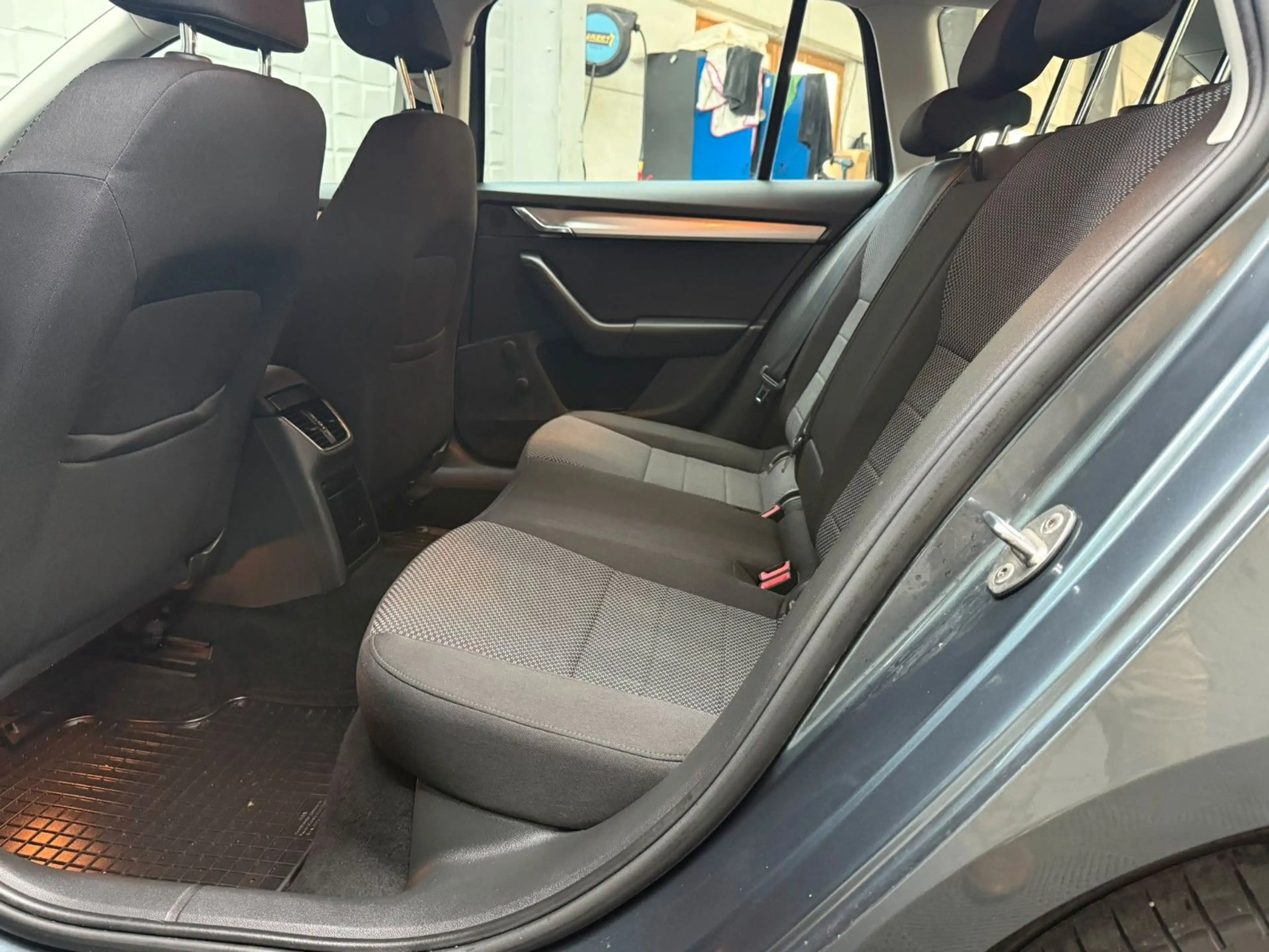 Skoda Octavia Combi Ambition Klima Tempomat PDC 8-fach — photo 13