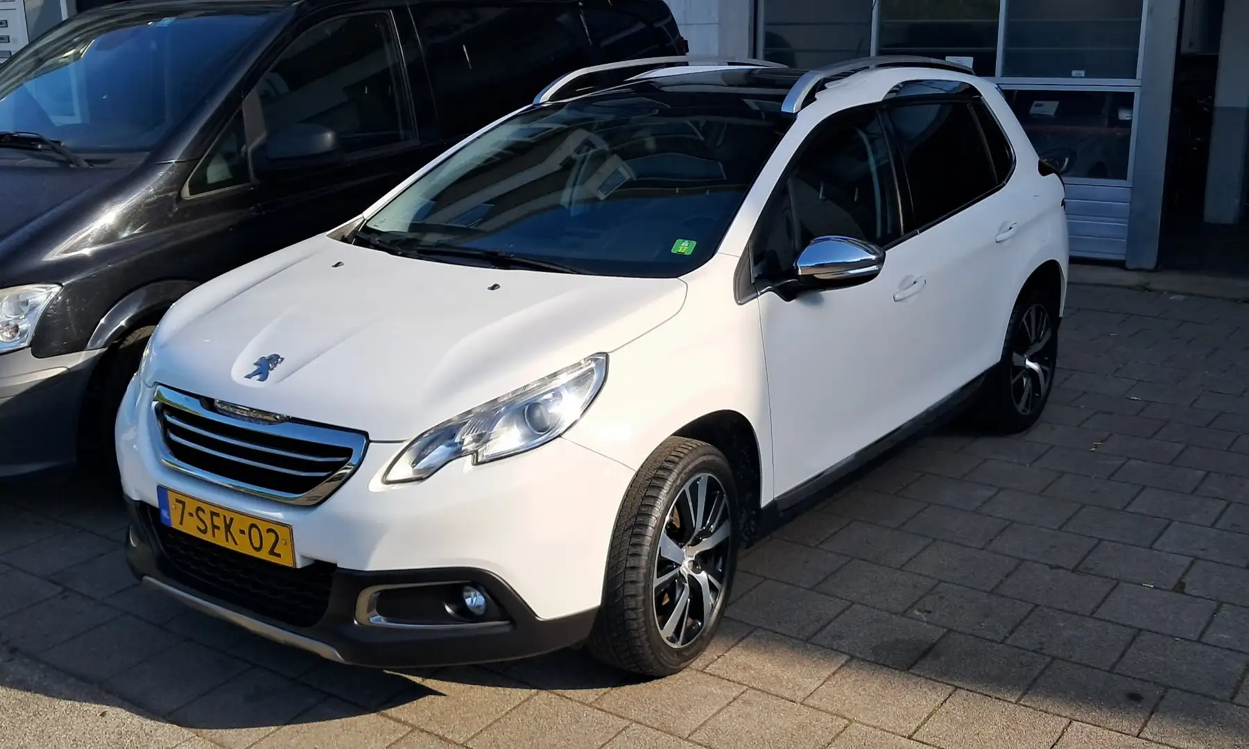 Peugeot 2008 1.6 VTi Féline Wit - 1