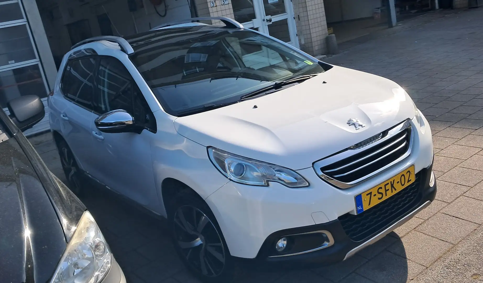Peugeot 2008 1.6 VTi Féline Wit - 2