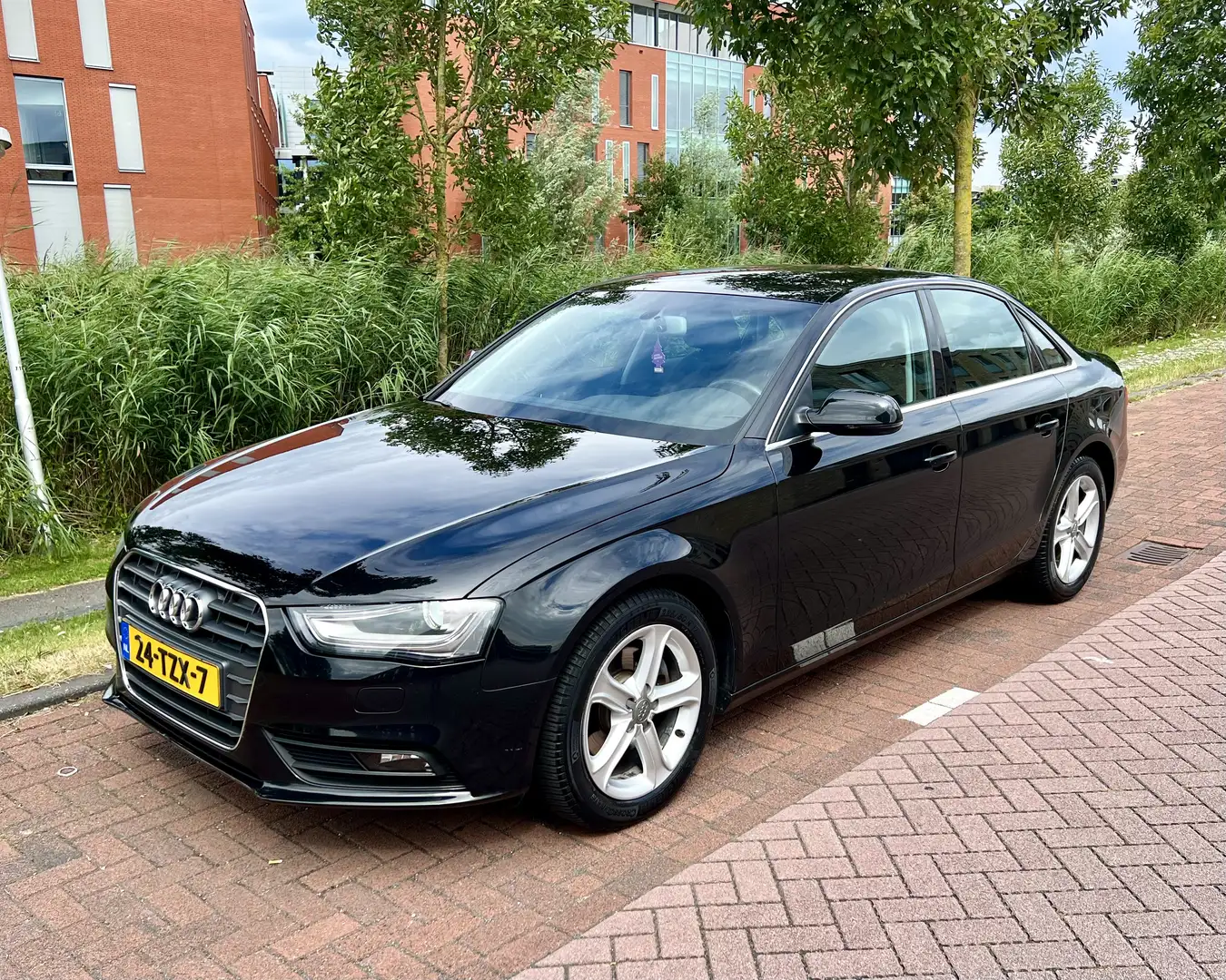 Audi A4 Audi A4 1.8 TFSI Pro Line Multitronic/Xenon/NAP Zwart - 1