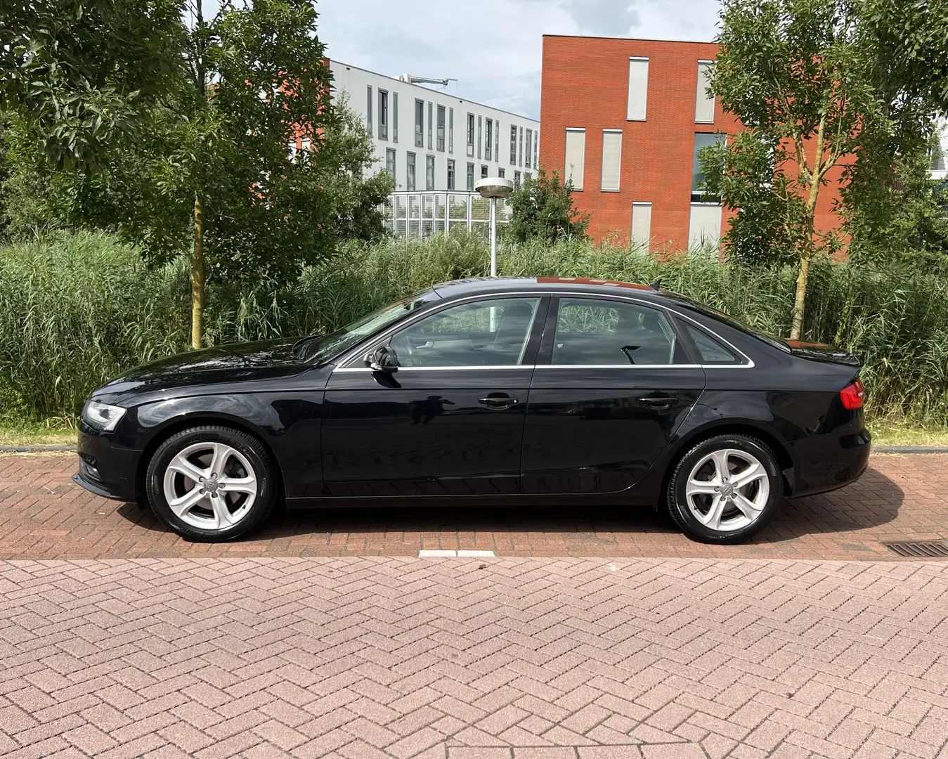 Audi A4 Audi A4 1.8 TFSI Pro Line Multitronic/Xenon/NAP Zwart - 2