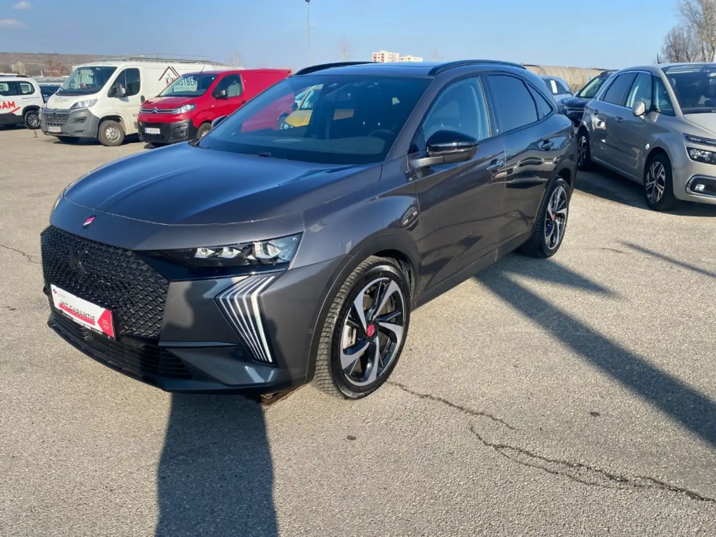 DS Automobiles DS 7 E-TENSE 4x4 300 PERFORMANCE LINE+ Grau - 1