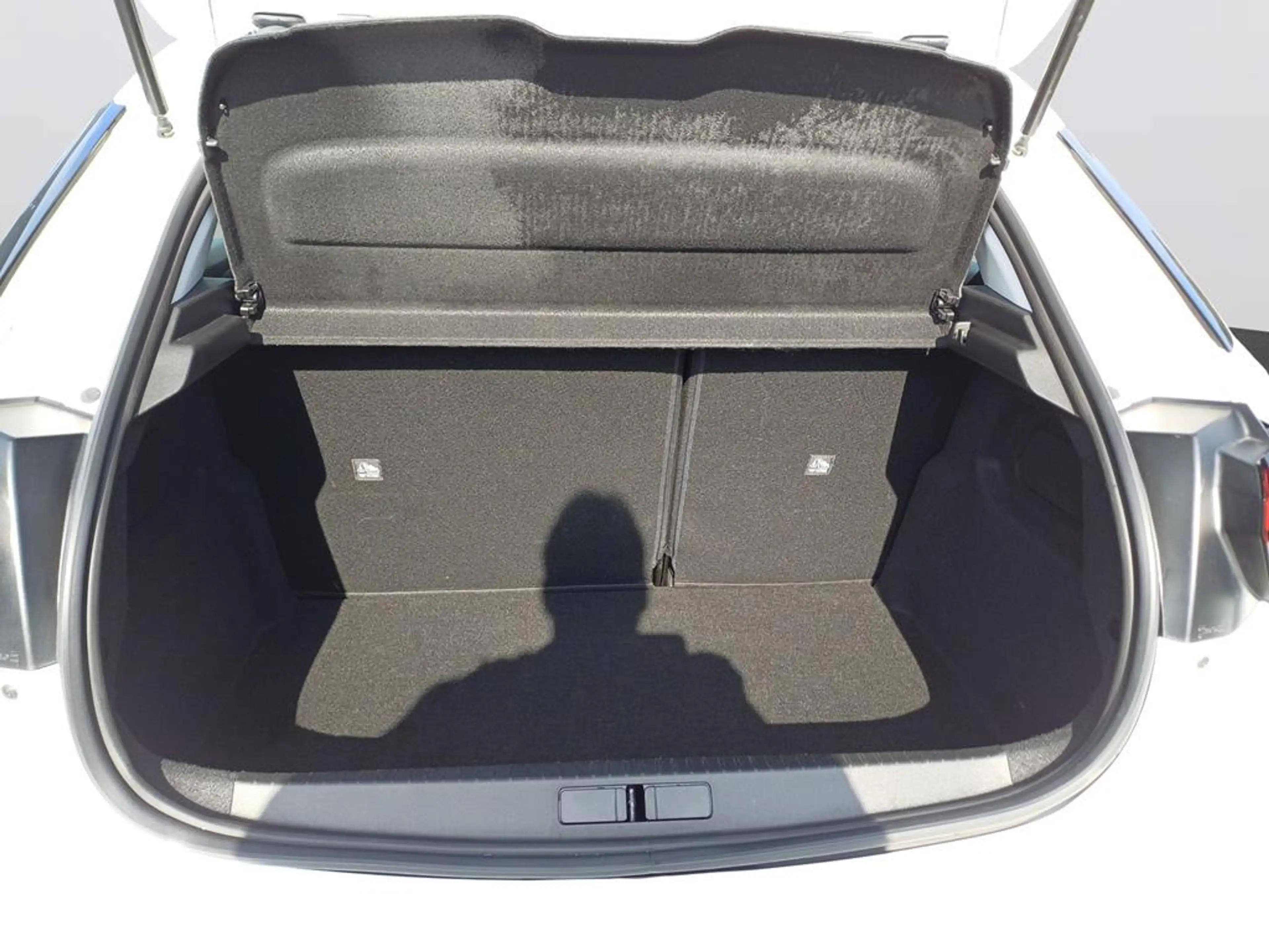 Opel Corsa Basis — photo 7