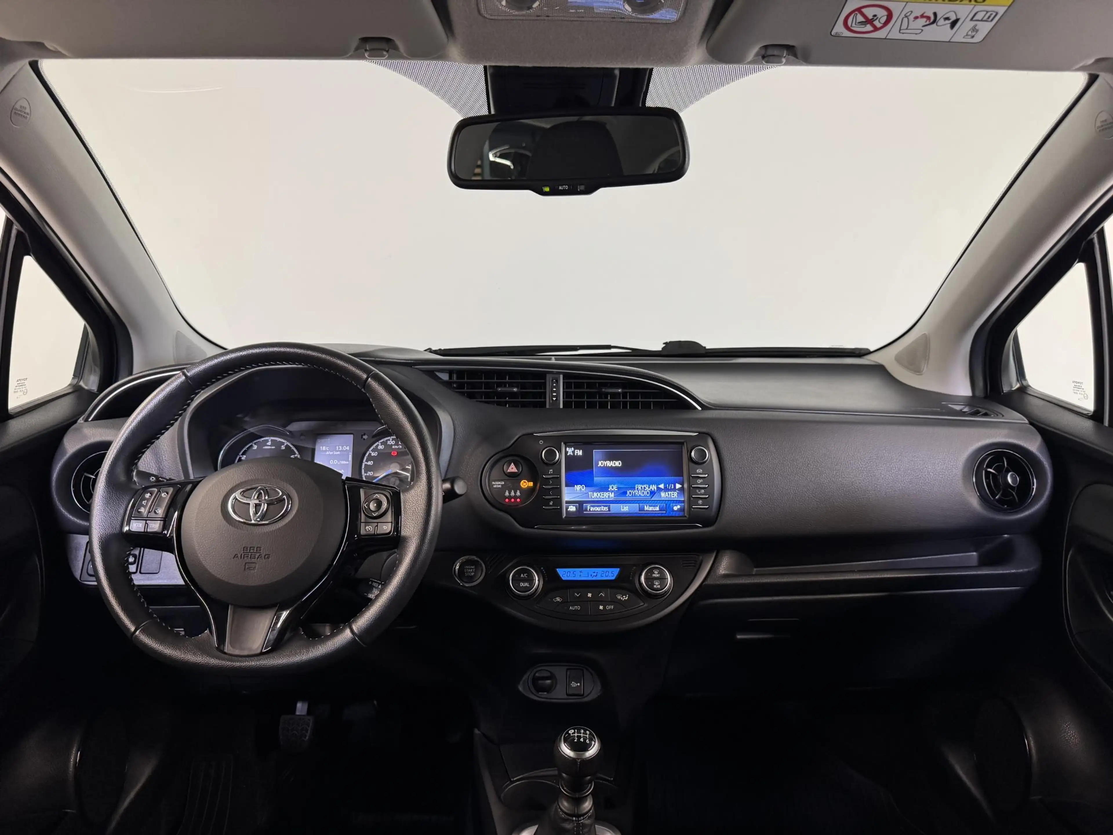 Toyota Yaris 1.5 VVT-i Y20 / Trekhaak / Stoelverwarming / — photo 2