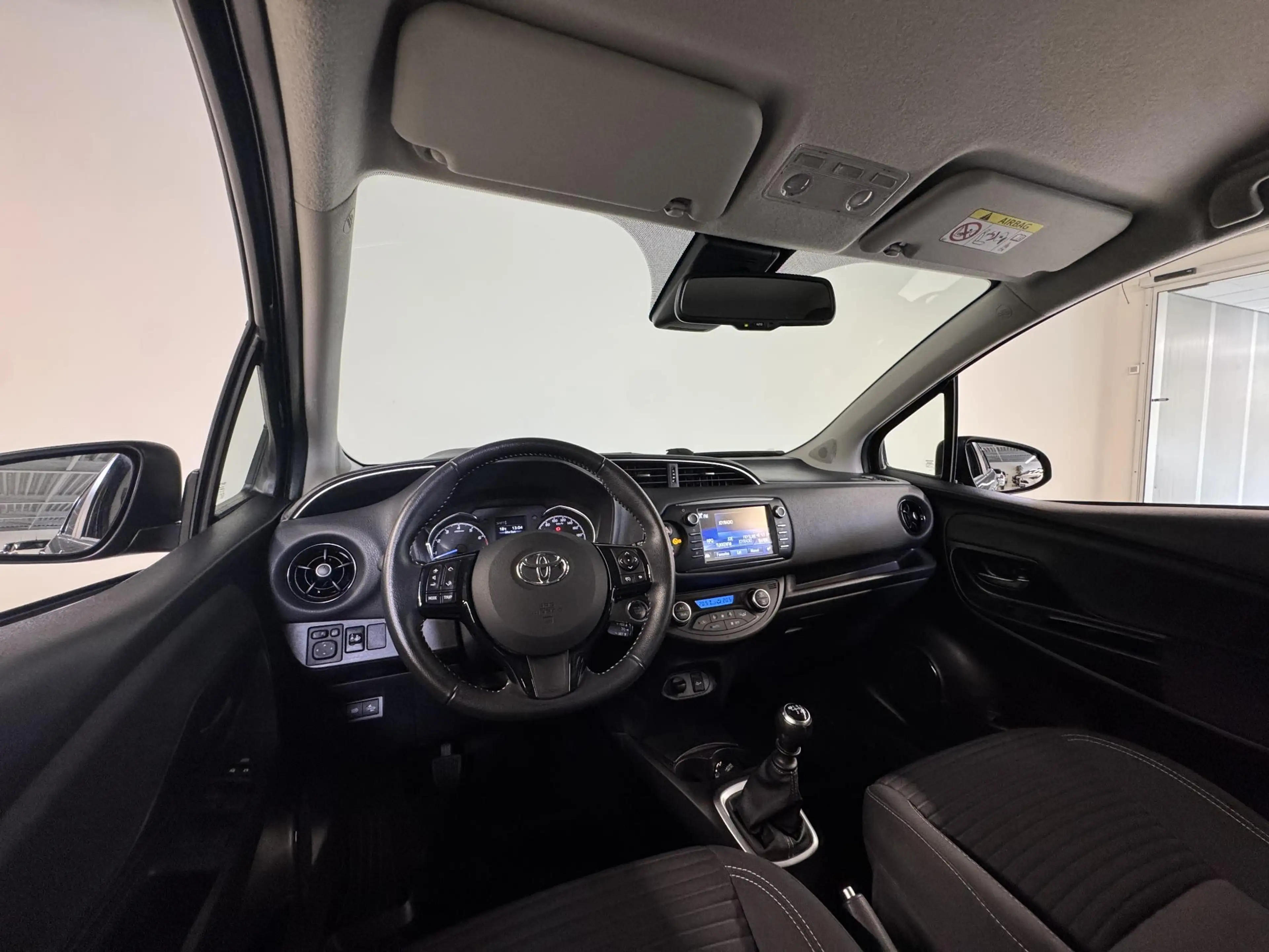 Toyota Yaris 1.5 VVT-i Y20 / Trekhaak / Stoelverwarming / — photo 10