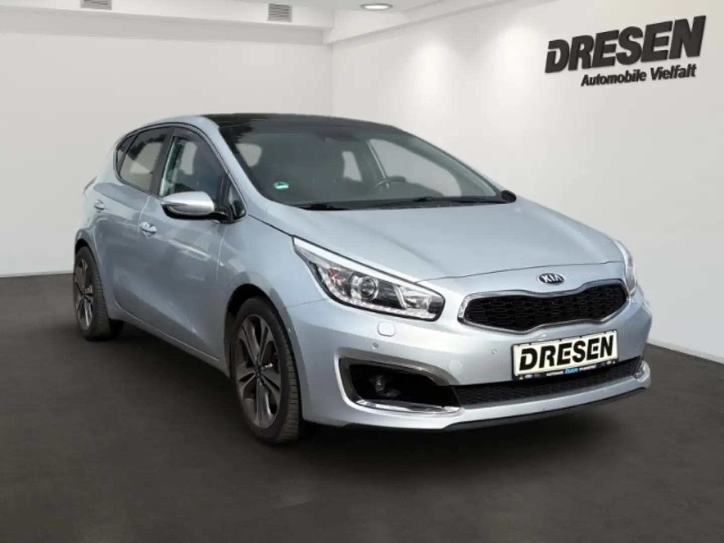 Kia Ceed / cee'd 1.6 Platinum Edition El. Panodach Navi Xenon Kurve Silber - 2