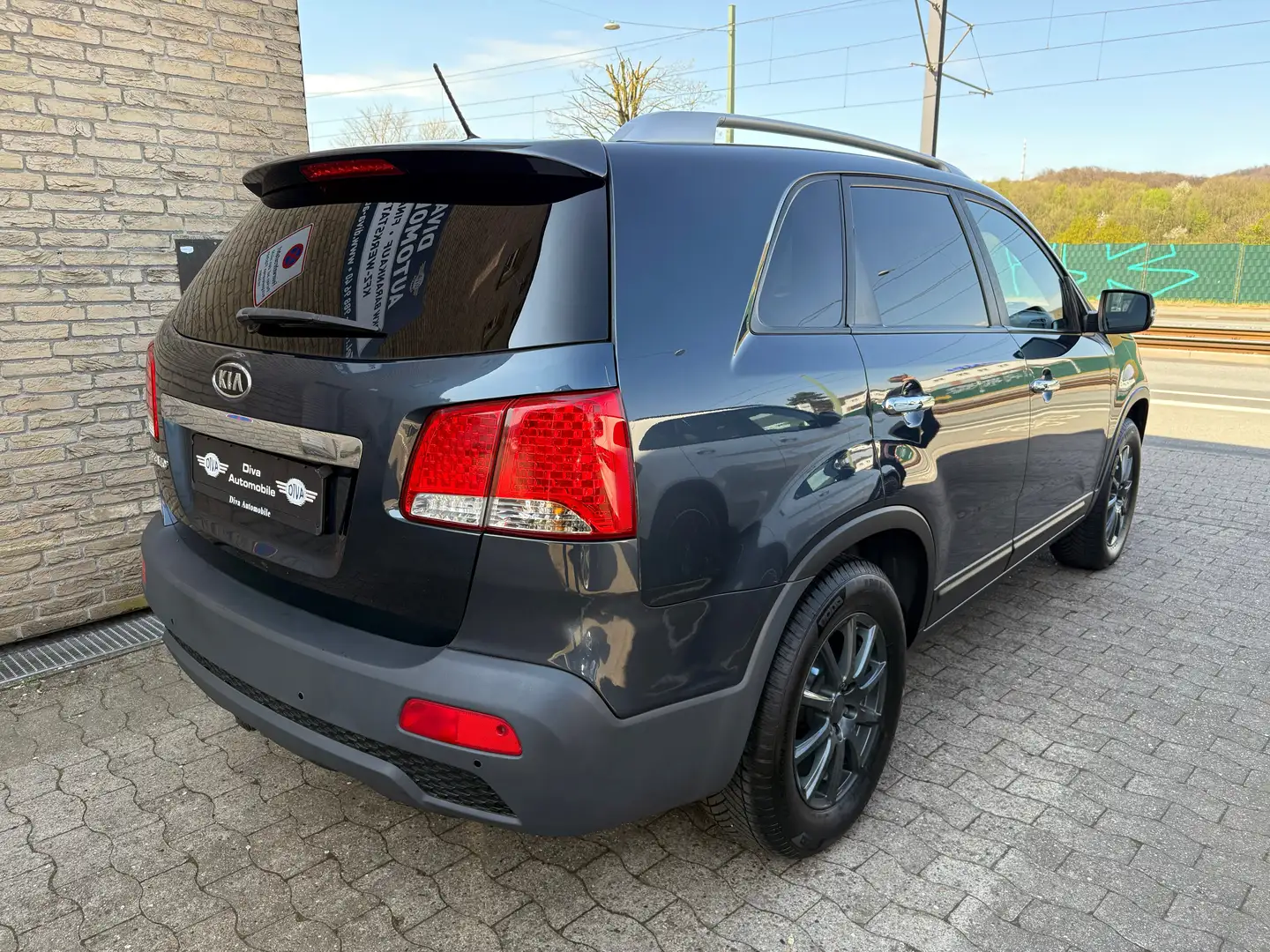 Kia Sorento 2.4 Attract 2WD Automatik Grau - 2