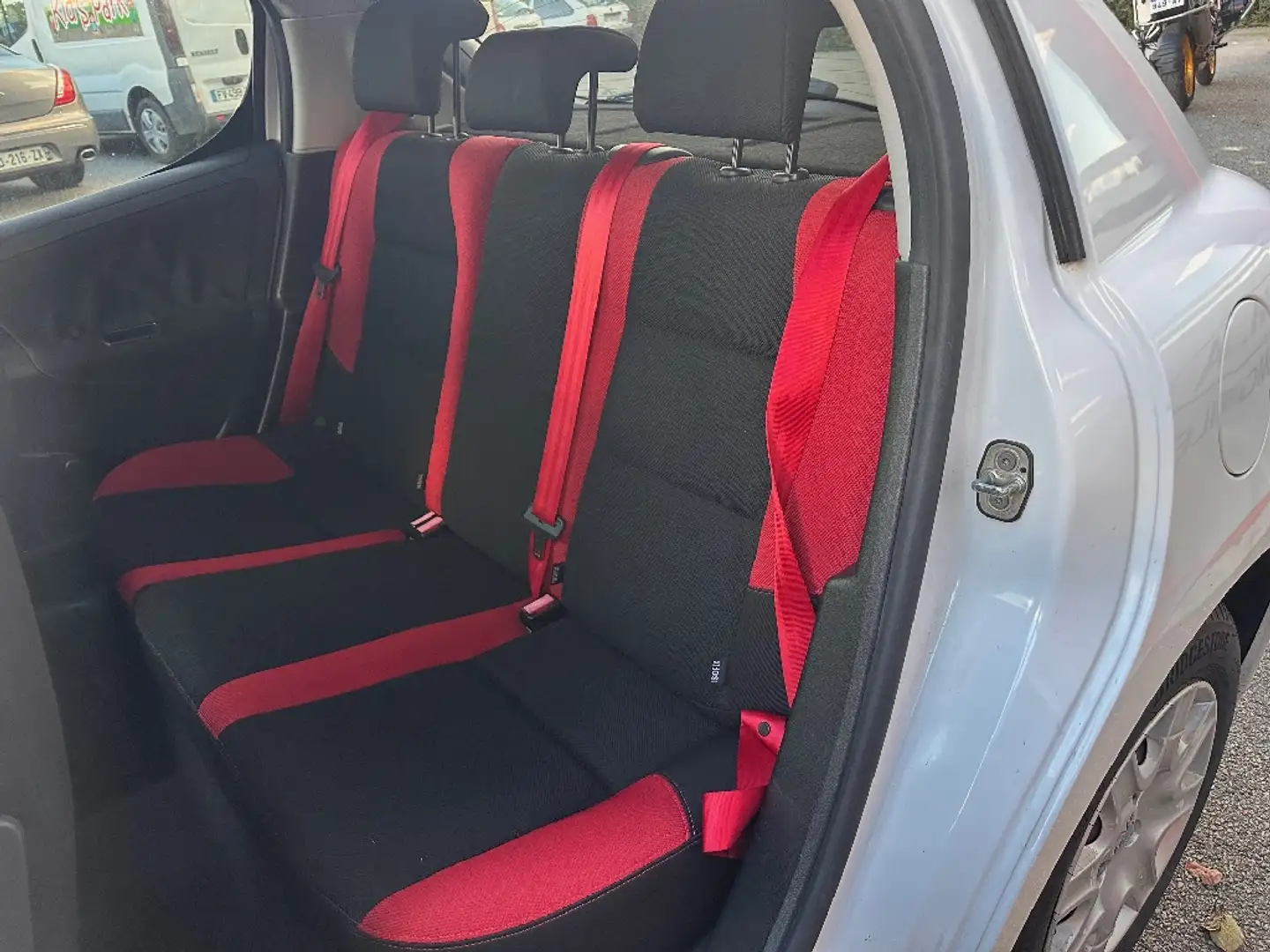 Peugeot 207 1.6 HDi 90ch BLUE LION Série 64 - 2