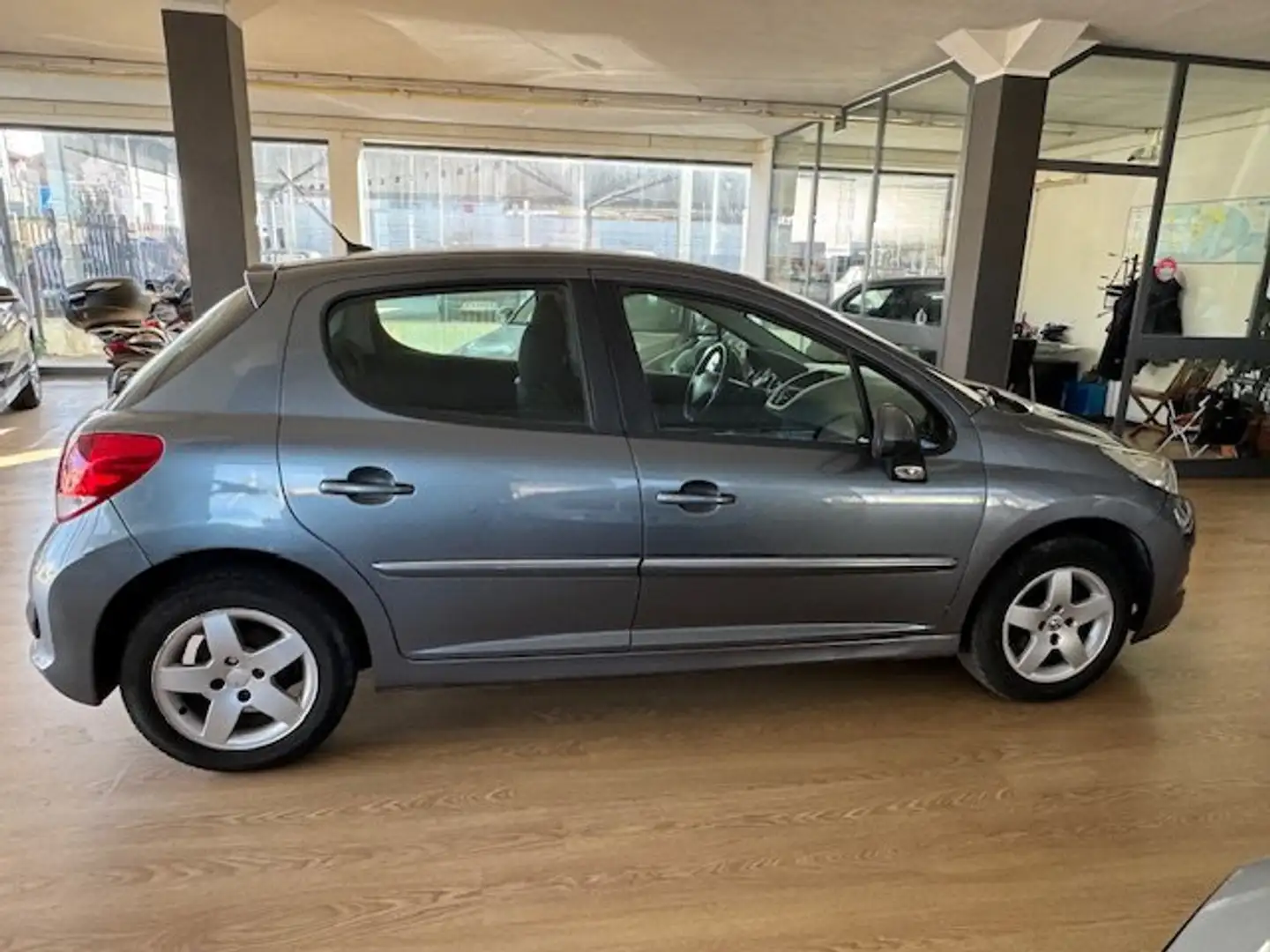 Peugeot 207 207 5p 1.6 hdi 8v Millesim 200 Grigio - 1