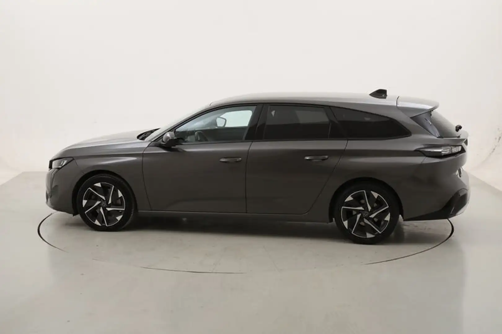 Peugeot 308 SW Allure Pack EAT8 1.5 Diesel 131CV Grau - 2