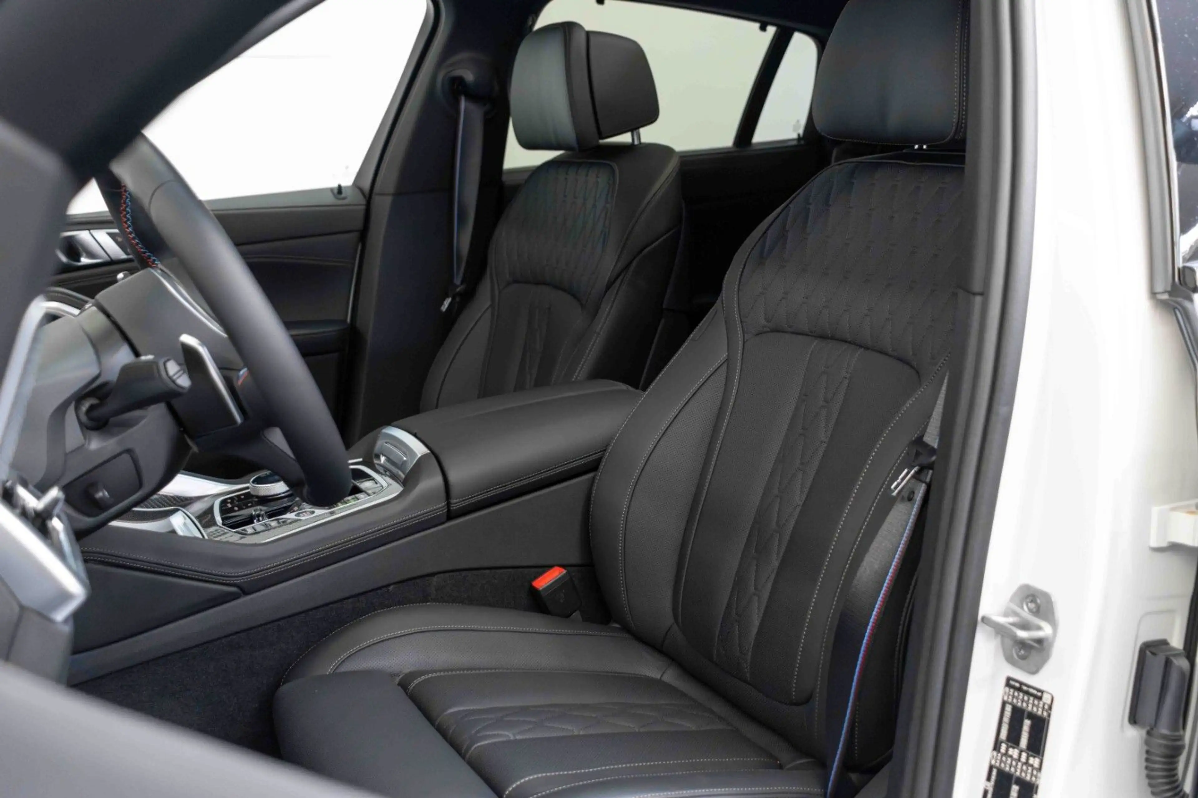 BMW X6 M X6 M60i xDrive/BOWERS&WILKINS/CARBON/PANO/AHK — photo 13