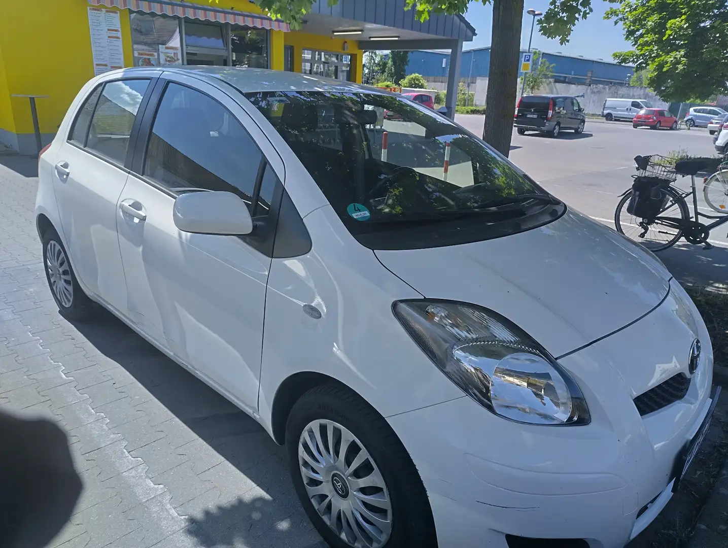 Toyota Yaris Cool Edition Blanco - 1