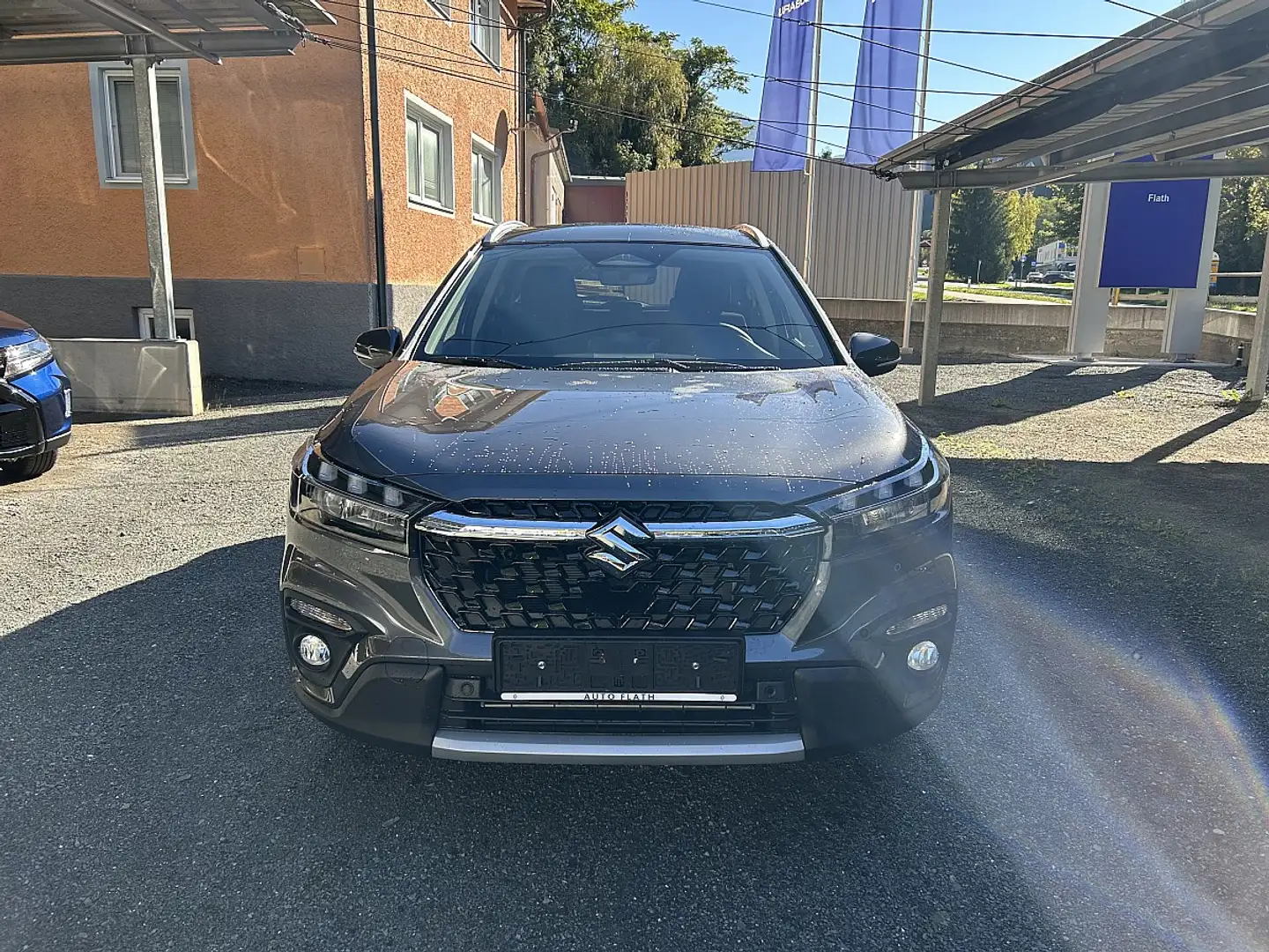 Suzuki S-Cross 1,4 Hybrid ALLGRIP shine Aut. Grau - 2