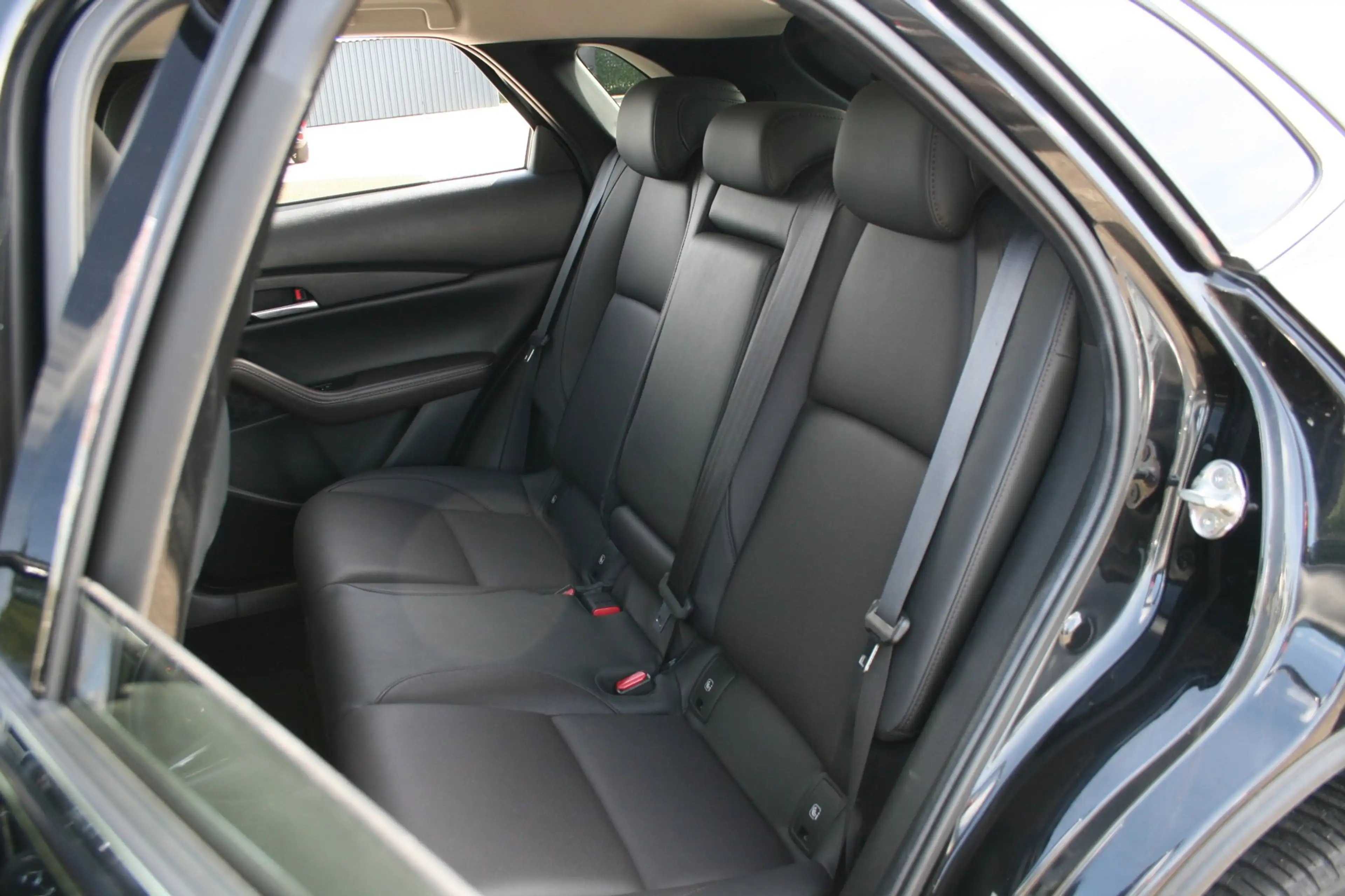 Mazda CX-30 2.0 e-SkyActiv-G M Hybrid Luxury — photo 12