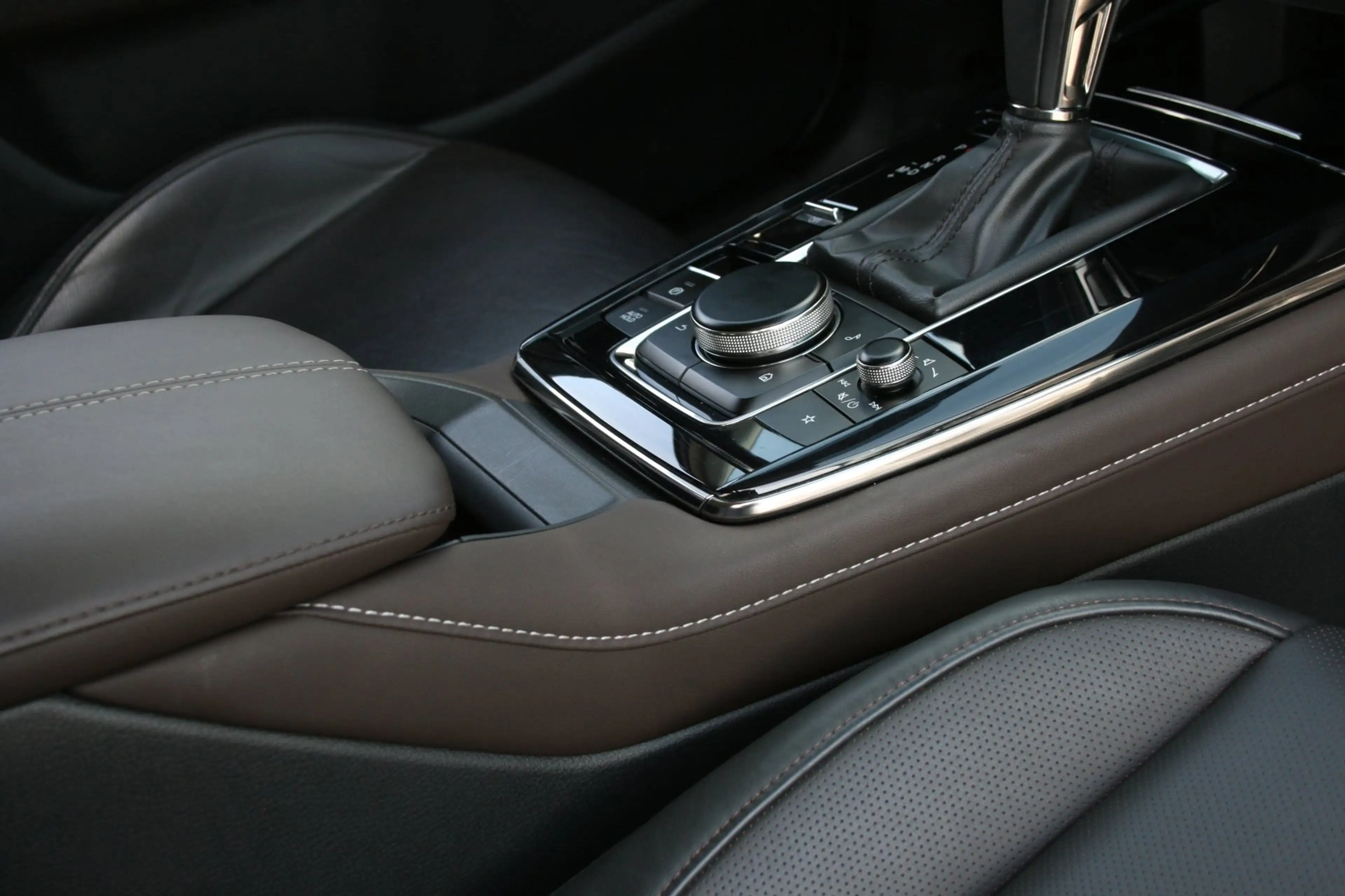 Mazda CX-30 2.0 e-SkyActiv-G M Hybrid Luxury — photo 20