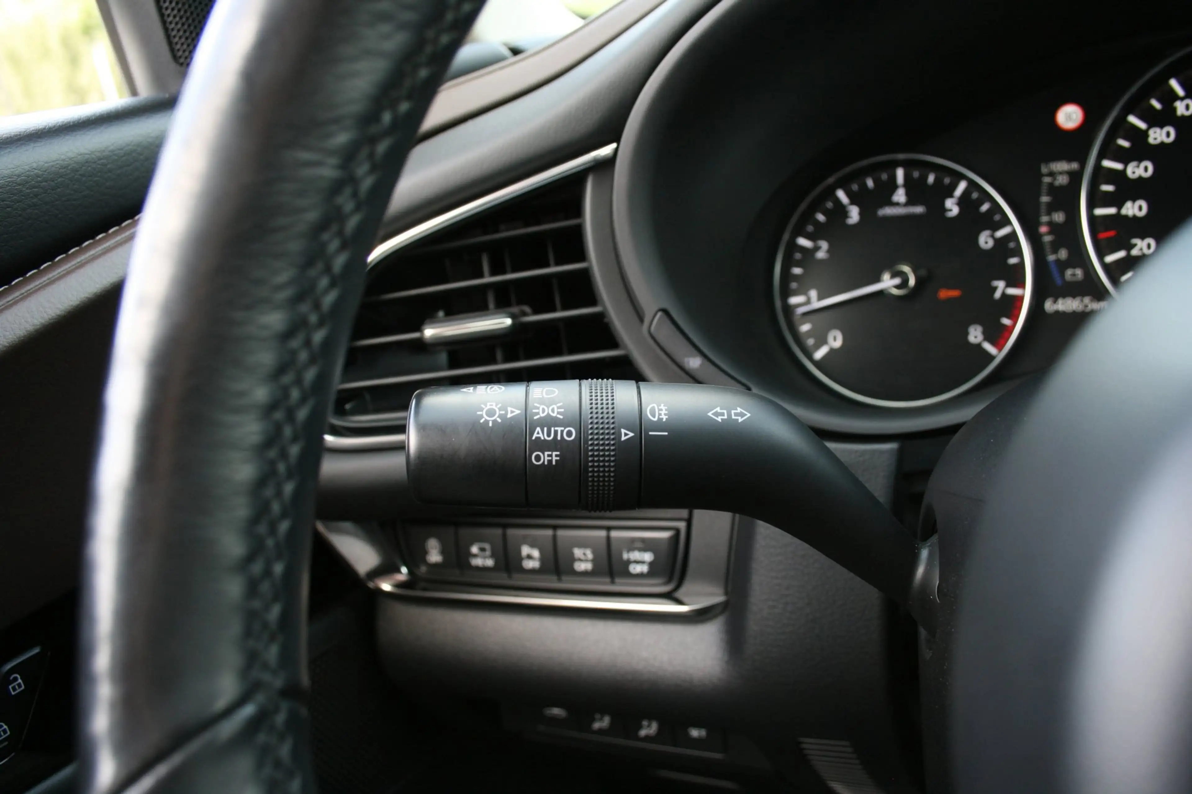 Mazda CX-30 2.0 e-SkyActiv-G M Hybrid Luxury — photo 27