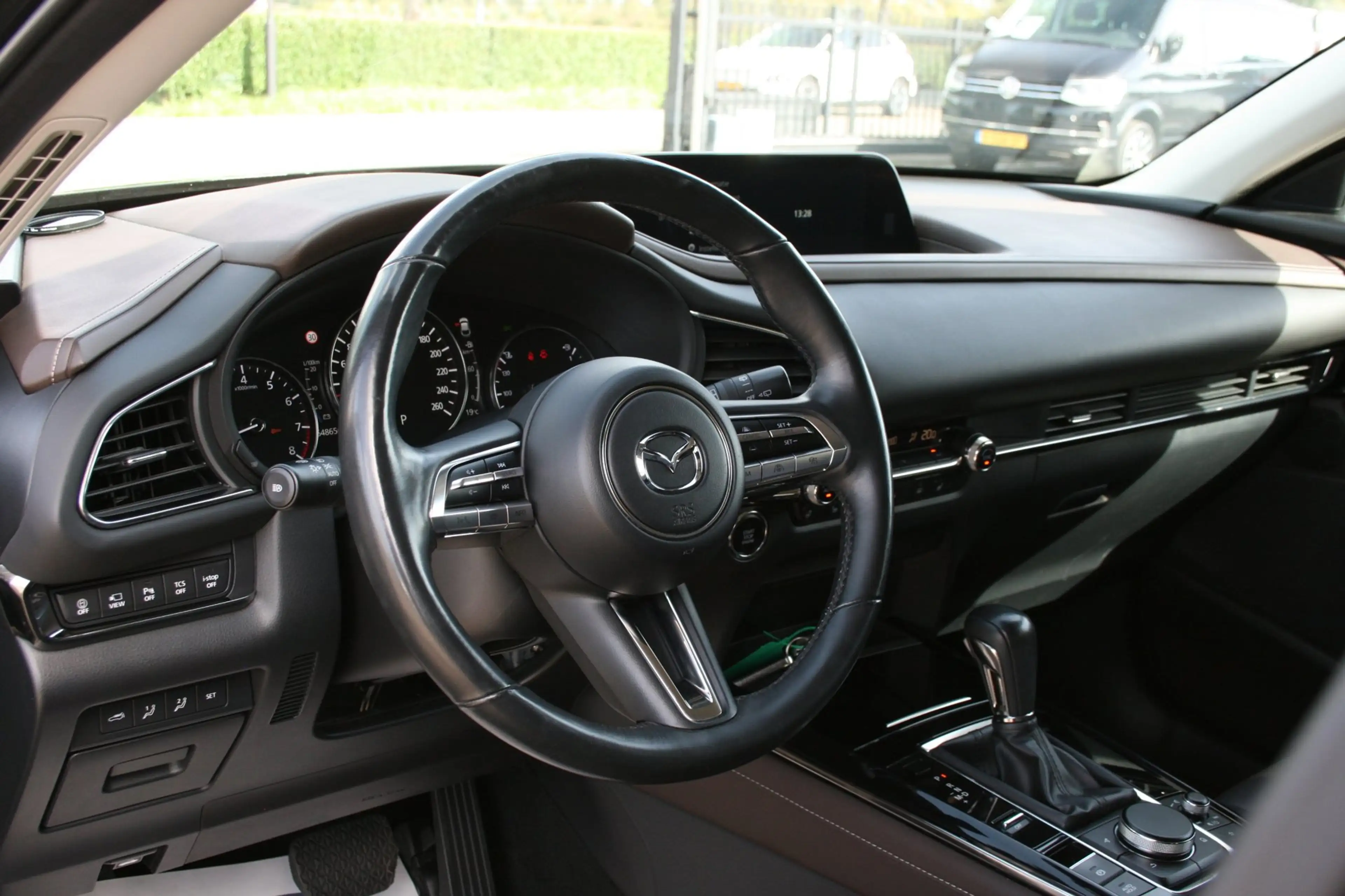 Mazda CX-30 2.0 e-SkyActiv-G M Hybrid Luxury — photo 2