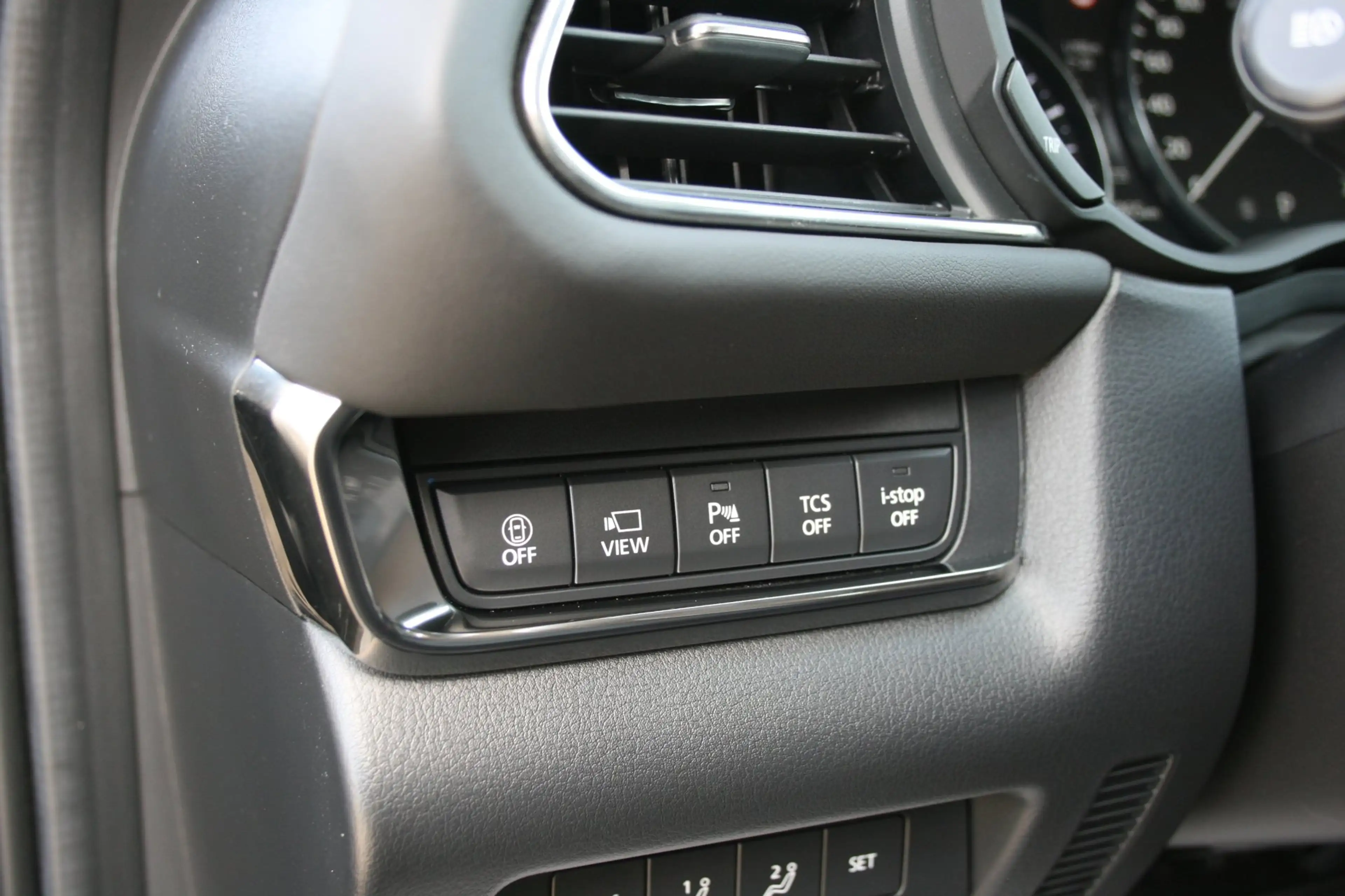 Mazda CX-30 2.0 e-SkyActiv-G M Hybrid Luxury — photo 26