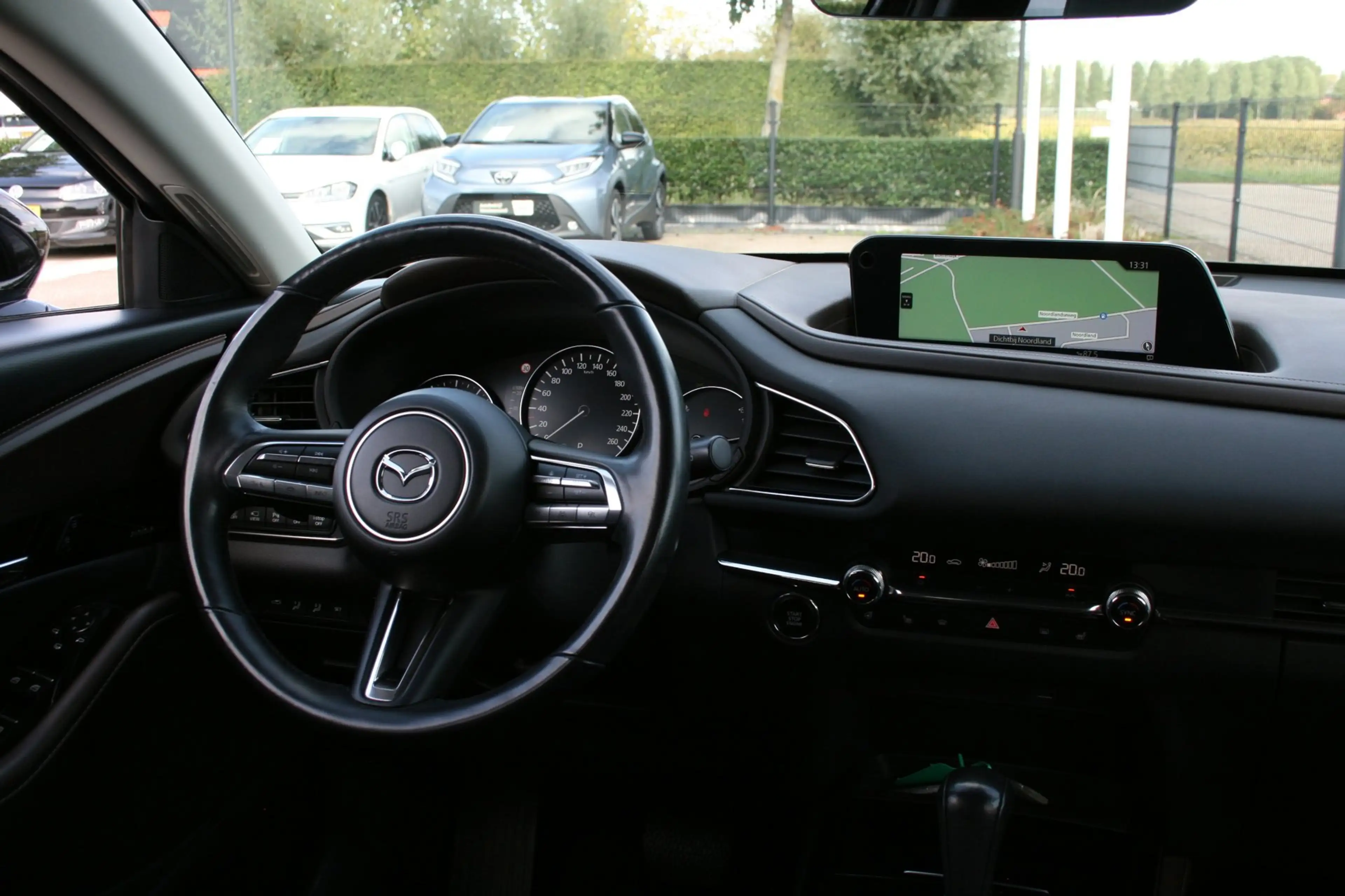 Mazda CX-30 2.0 e-SkyActiv-G M Hybrid Luxury — photo 15