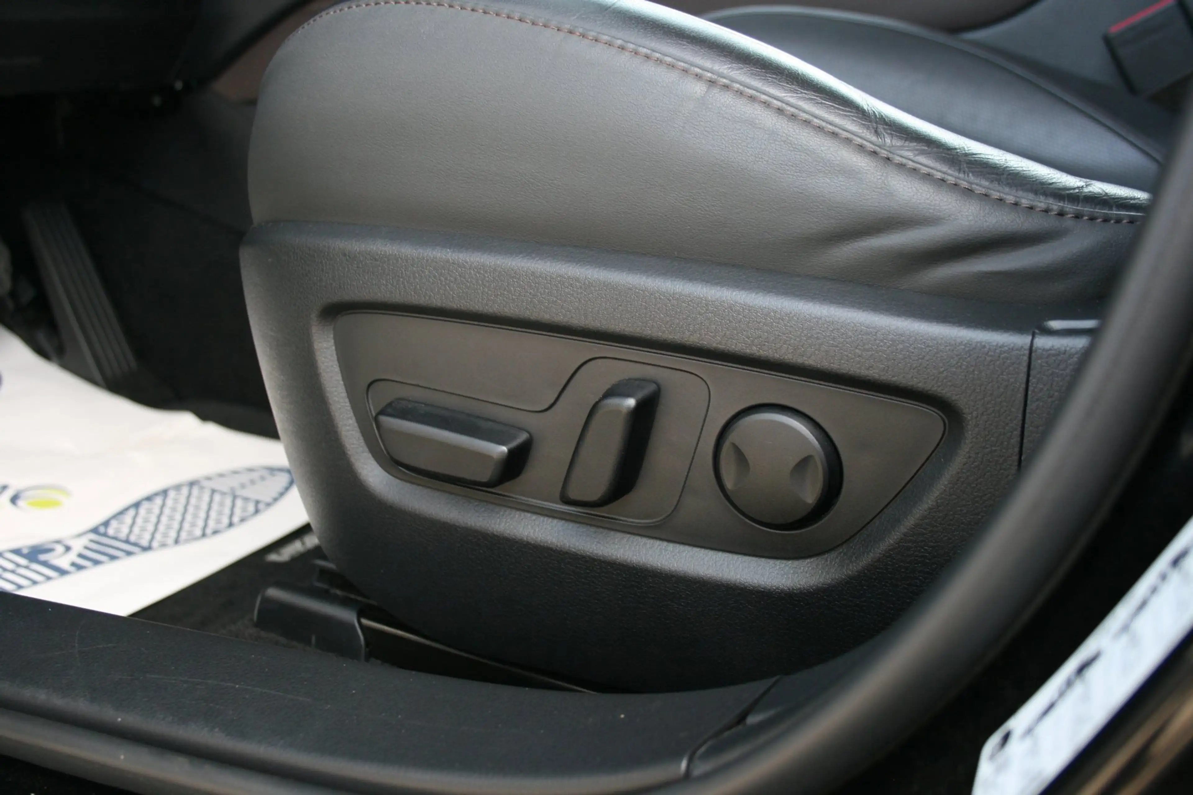 Mazda CX-30 2.0 e-SkyActiv-G M Hybrid Luxury — photo 10