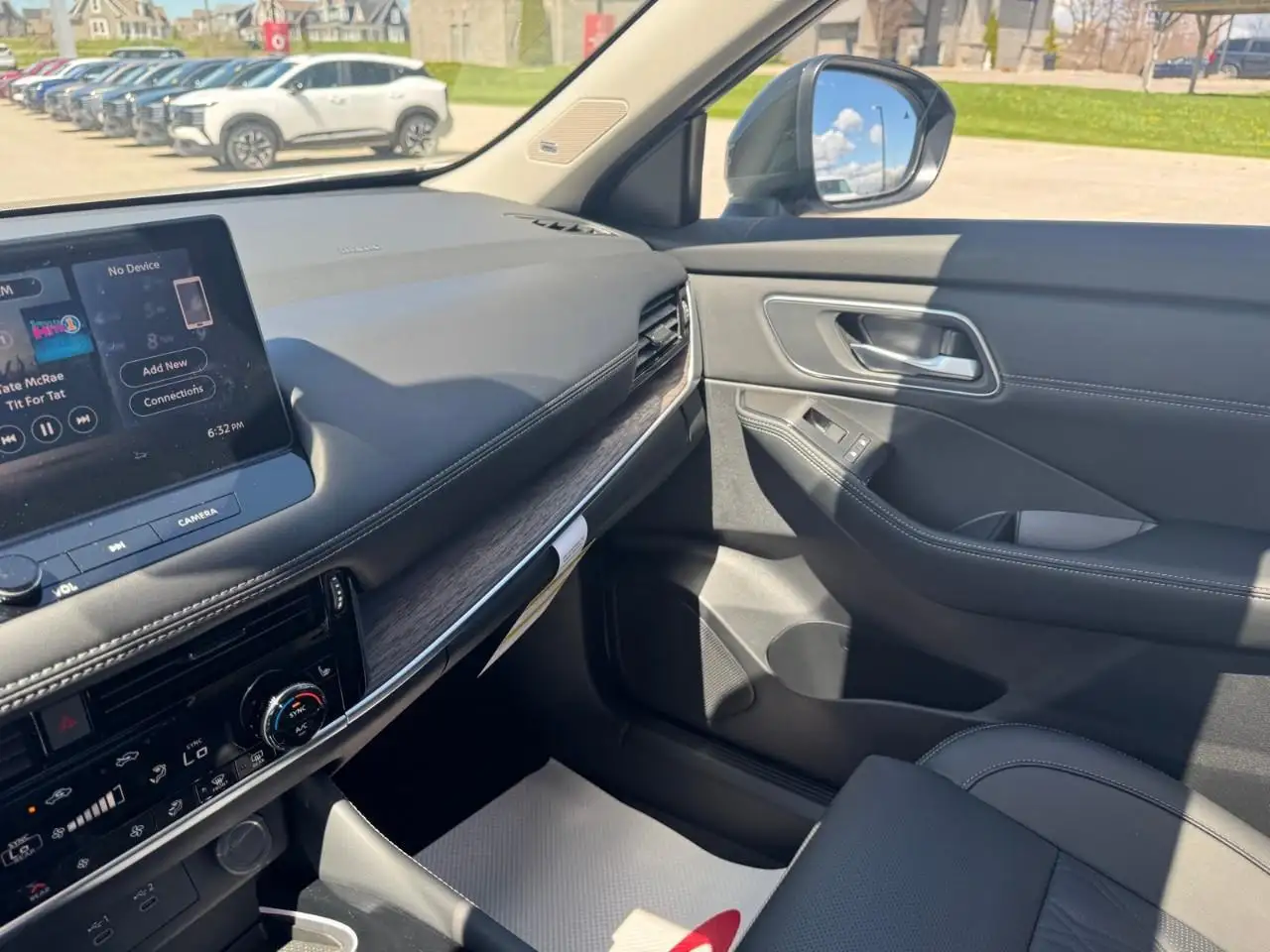 Nissan Rogue снимка Nissan Rogue