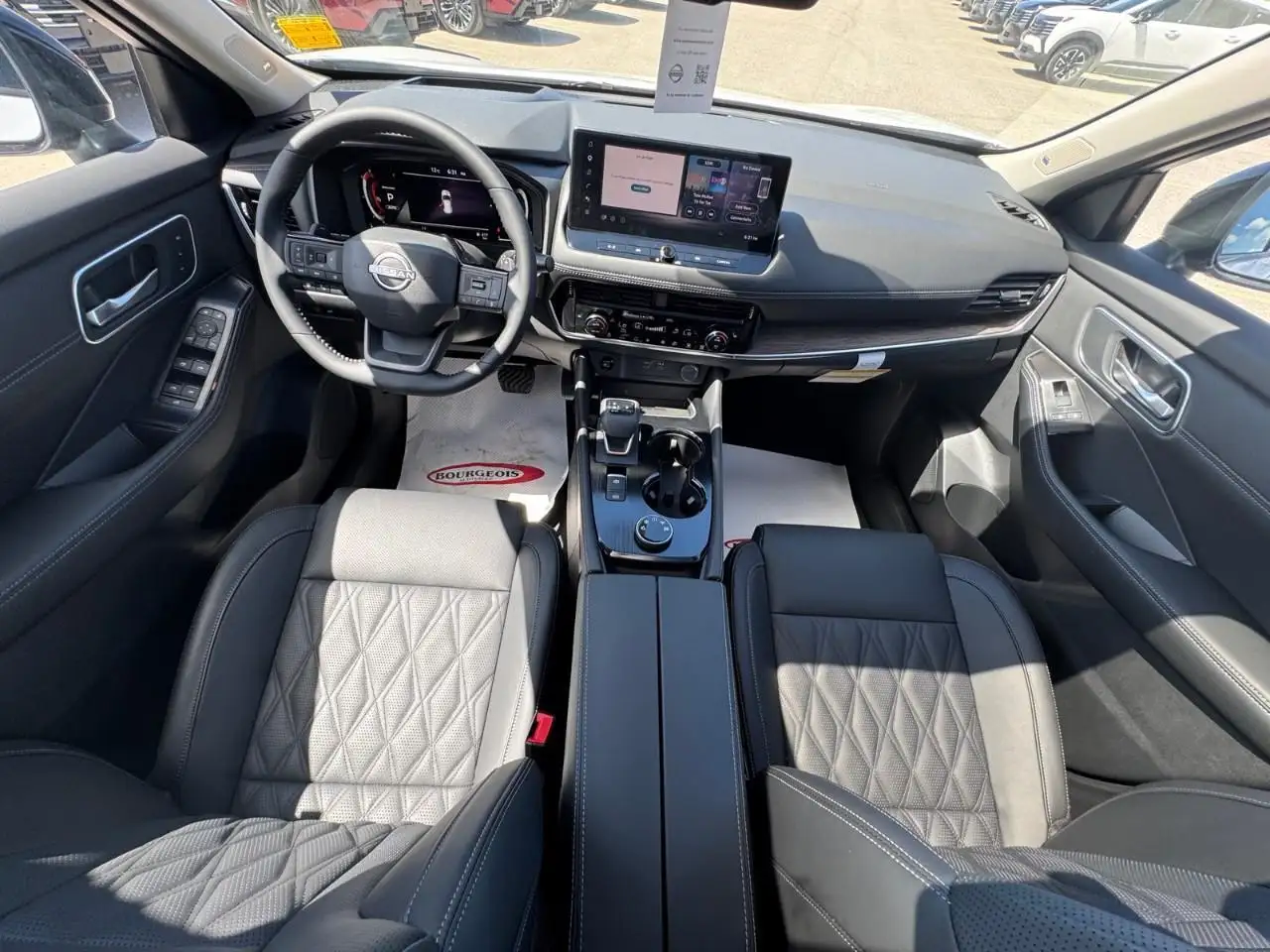 Nissan Rogue снимка Nissan Rogue