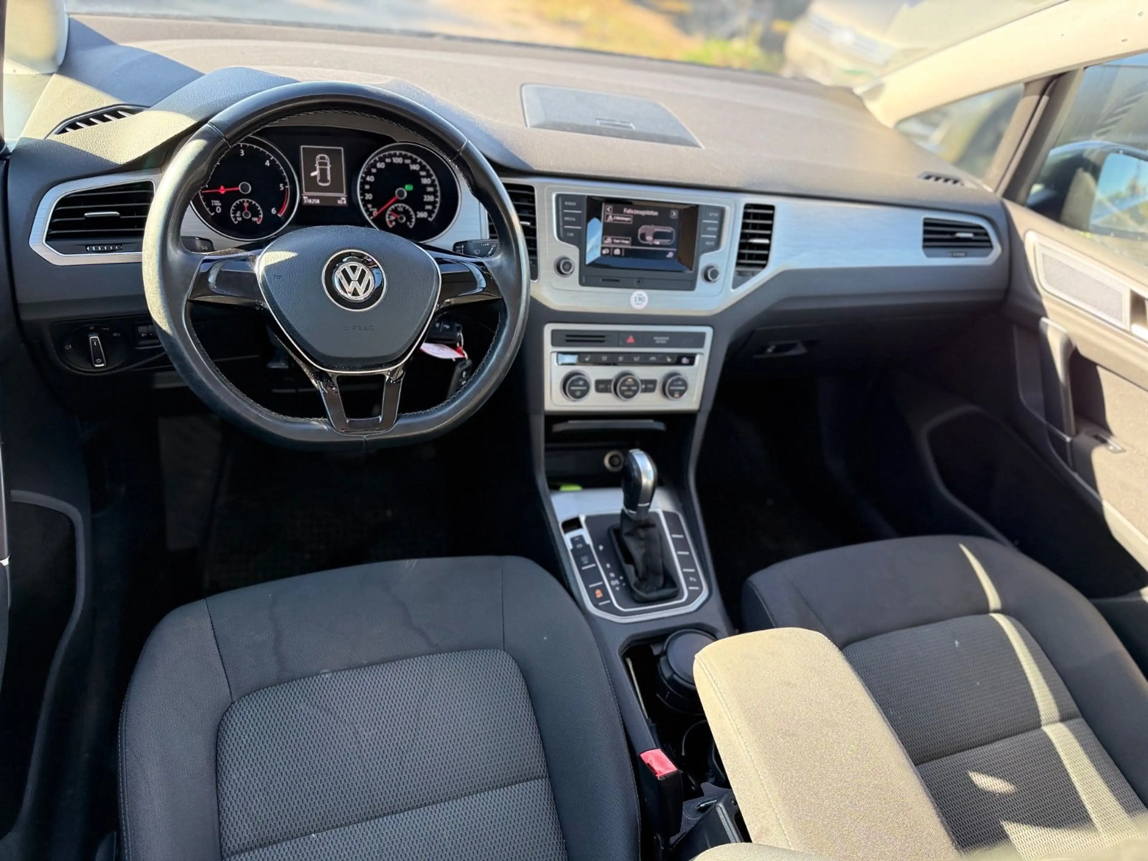 Volkswagen Golf Sportsvan / Diesel / Automatikgetriebe — photo 10