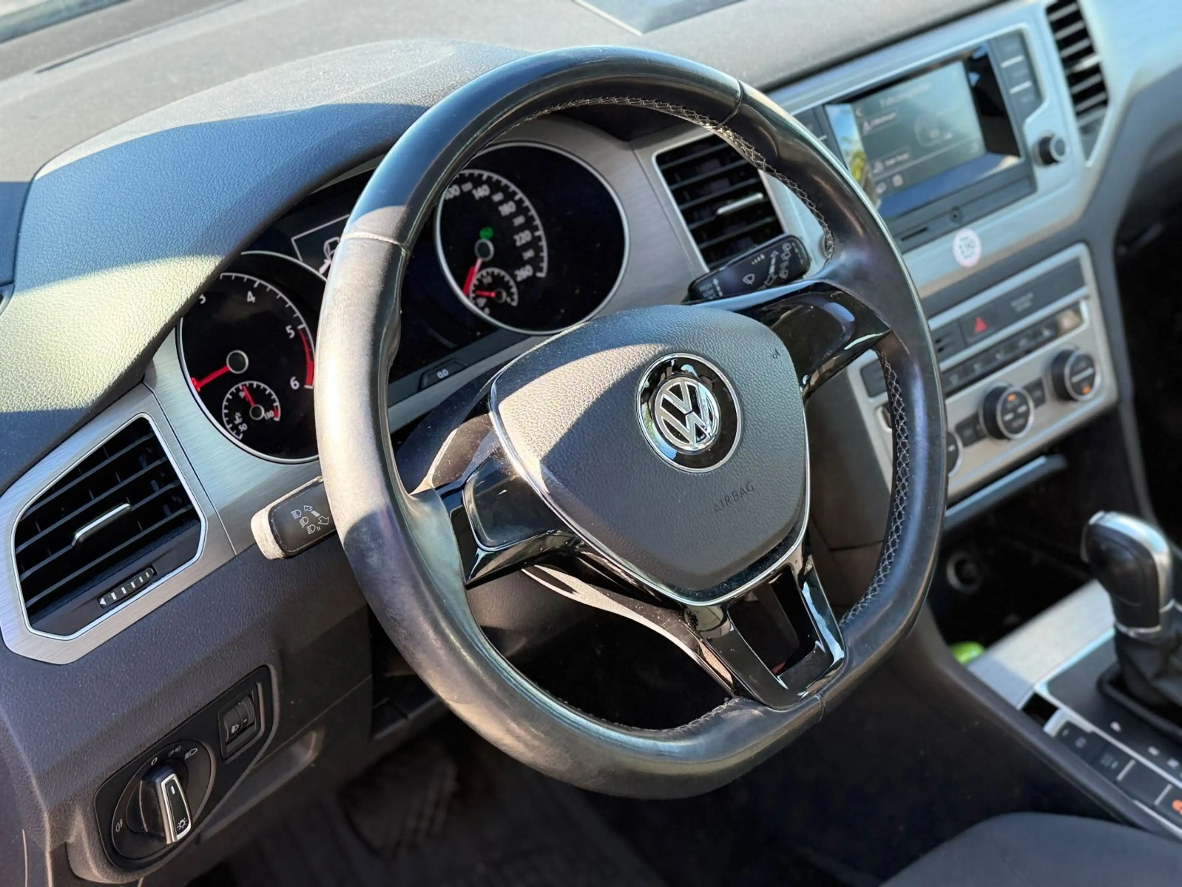 Volkswagen Golf Sportsvan / Diesel / Automatikgetriebe — photo 11