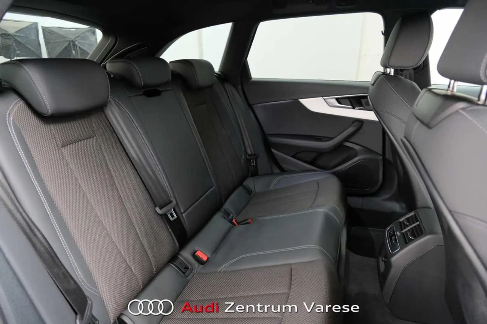 Audi A4 Avant 40 2.0 tdi mhev S line edition quattro Nero - 2