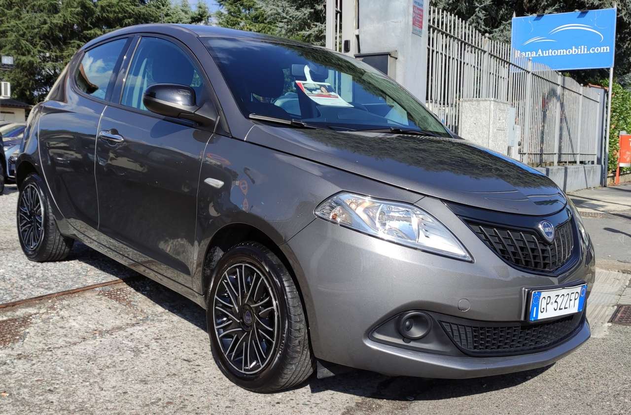 Lancia Ypsilon 1.0 Hybrid FireFly 5 posti