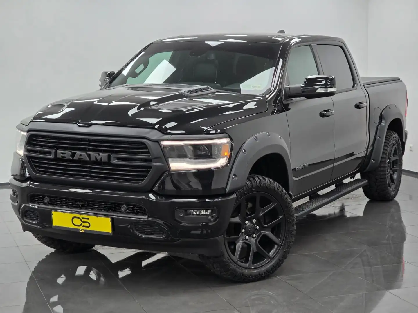 Dodge RAM 5.7 V8 HEMI Laramie Sport 12´´Display LED Schwarz - 1