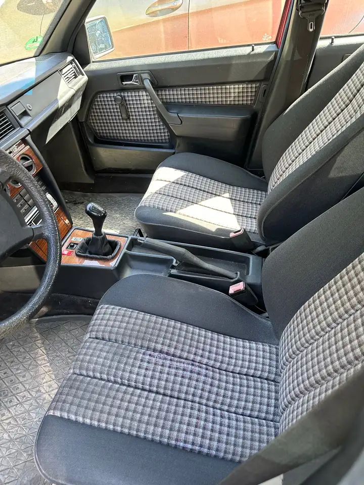Mercedes-Benz 190 E 1.8, foto 9