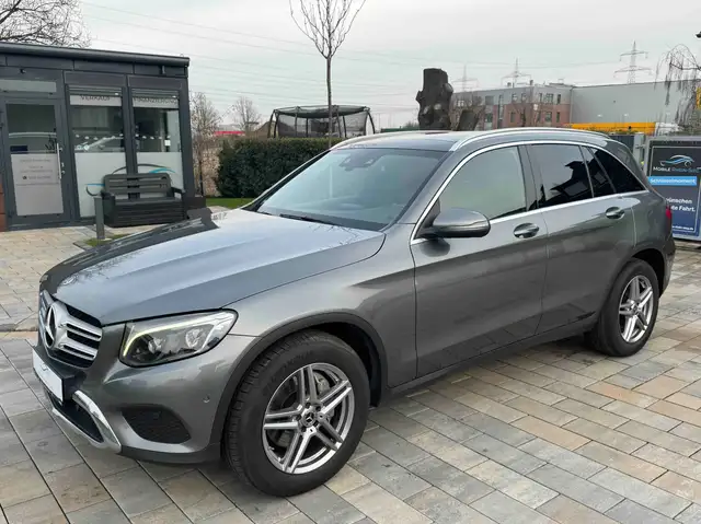 Mercedes-Benz GLC 220 GLC 220 d 4Matic *AHK*Pano*LED*AMG-Line Interieur*