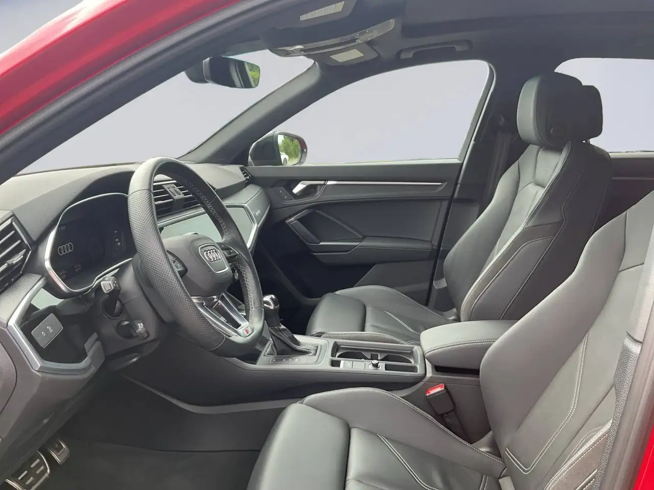 Audi Q3 снимка Audi Q3