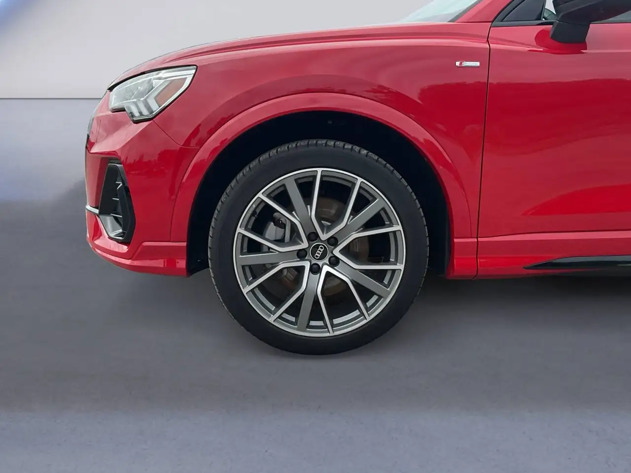 Audi Q3 снимка Audi Q3