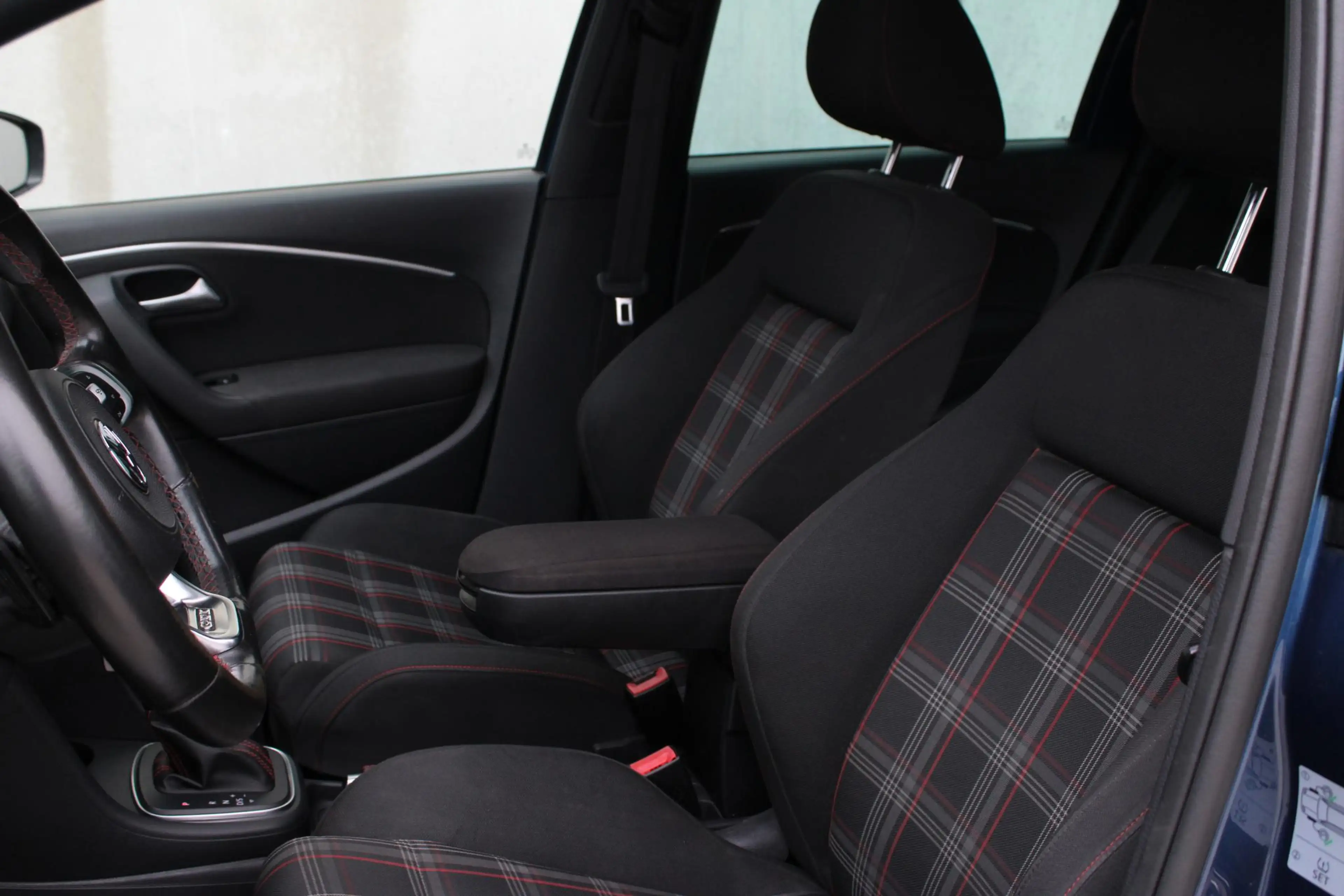 Volkswagen Polo GTI 1.8 TSI / 192 PK / OPEN DAK / STOELVERWARMING — photo 9