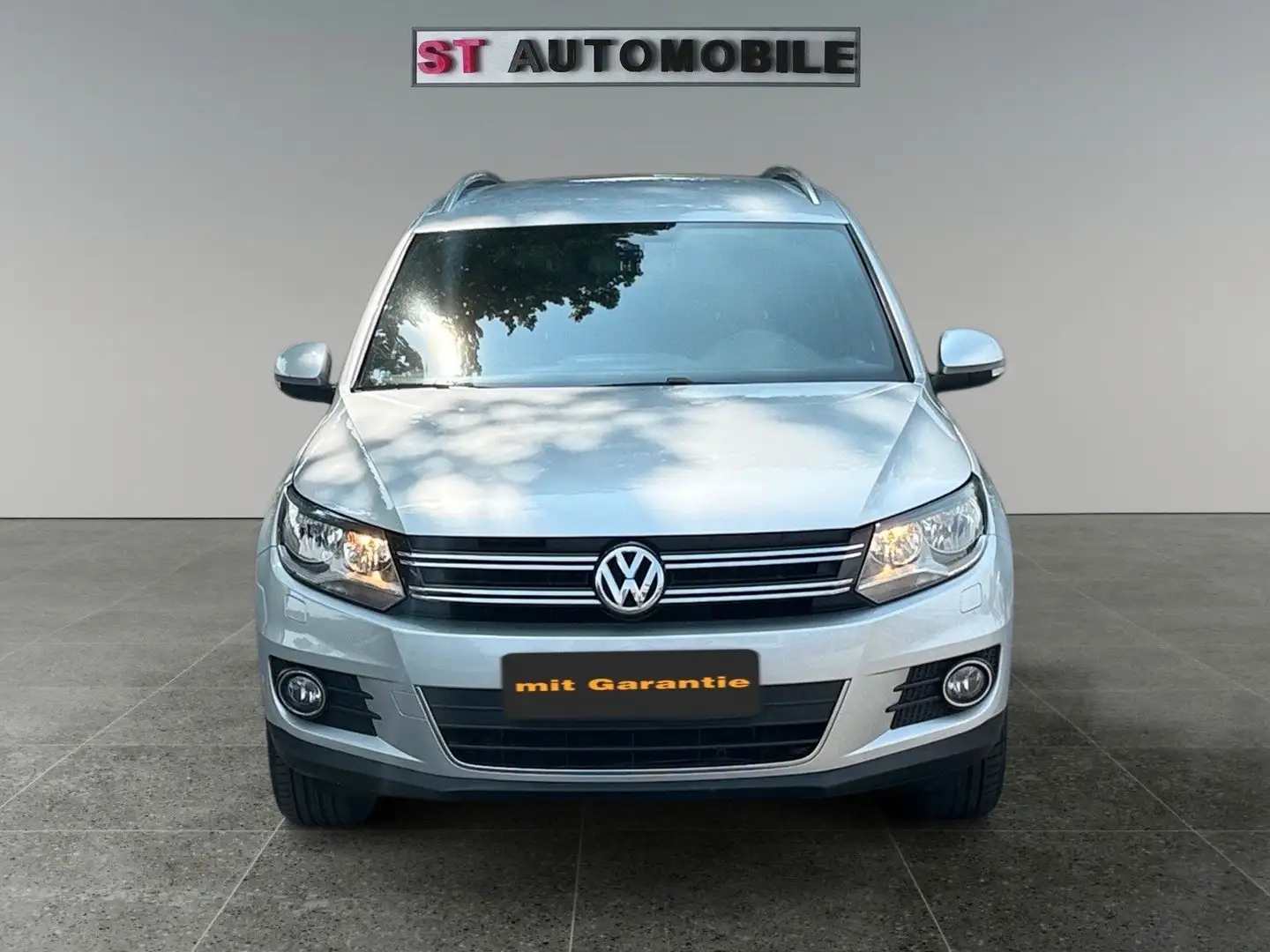 Volkswagen Tiguan Lounge Sport & Style BMT 2.0-Kamera-Navi Plateado - 2