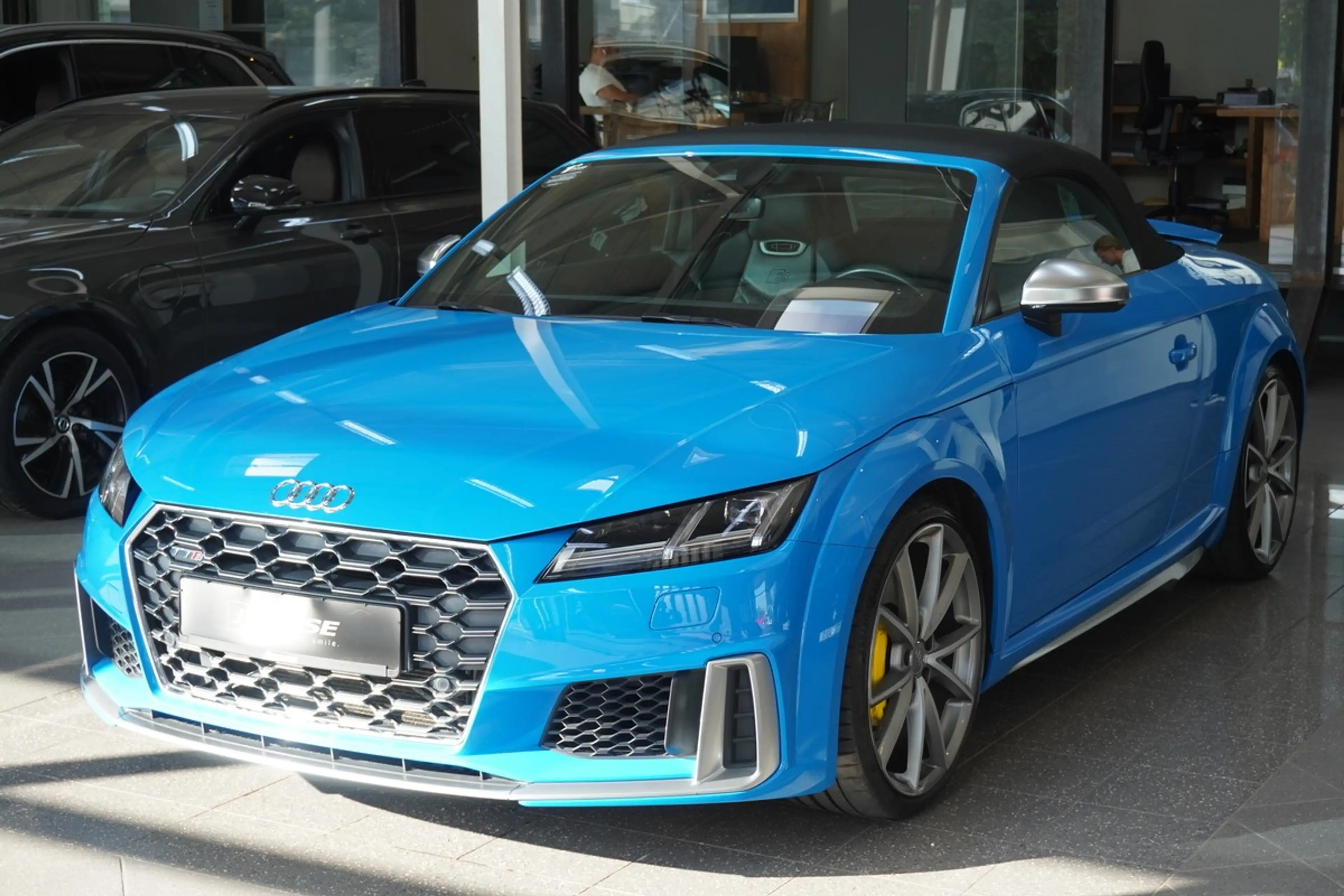 Audi TTS Roadster quattro LED B&O S-Sitze R.Cam — photo 2