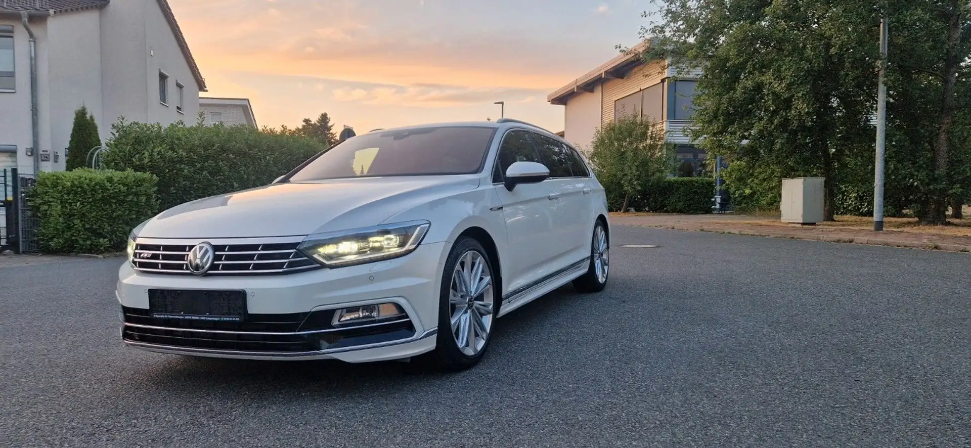 Volkswagen Passat Variant Passat Highline 4Motion R-Line Vollausstattung Weiß - 1