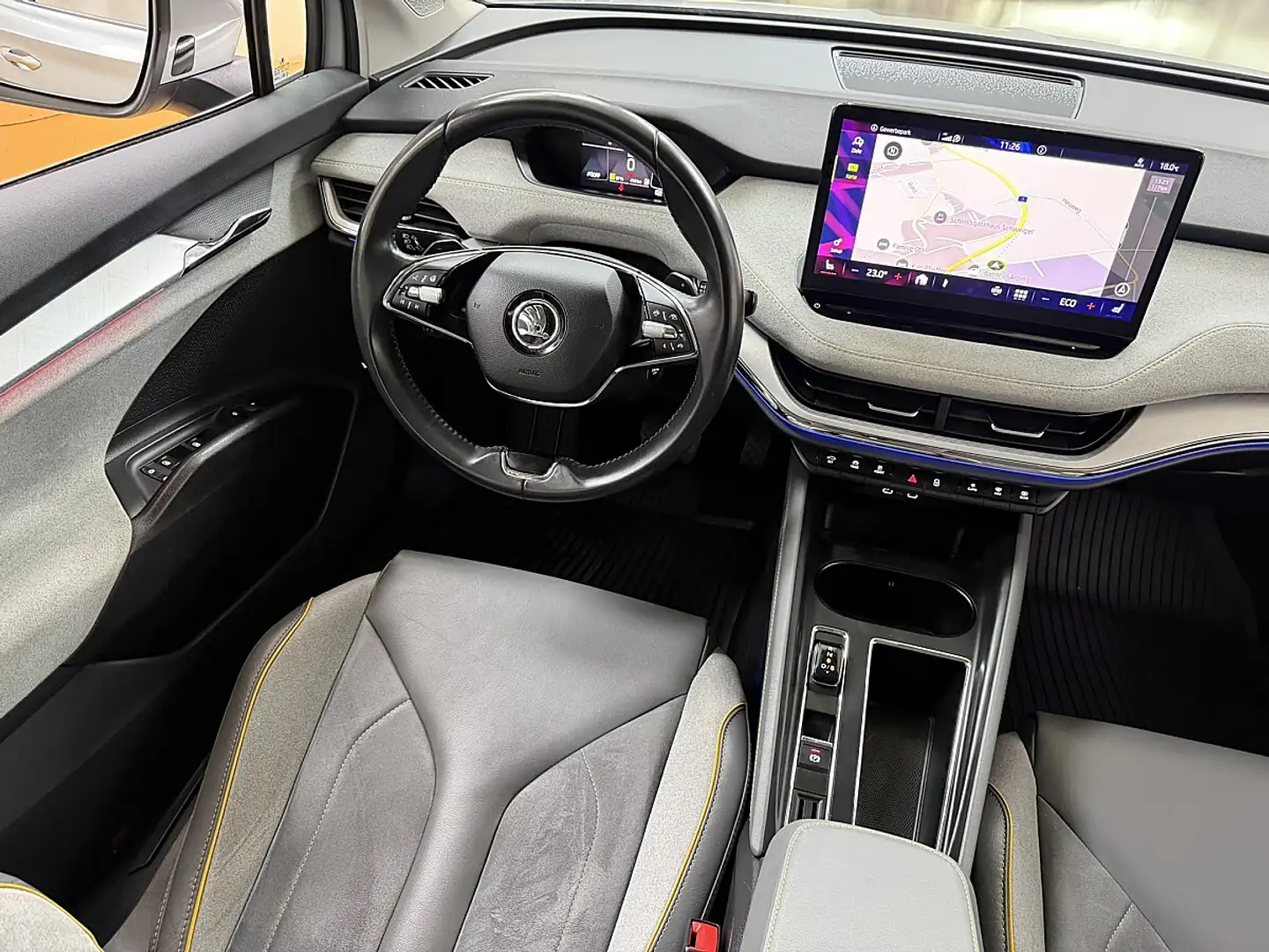 Skoda Enyaq iV 80 Lounge Silber - 2