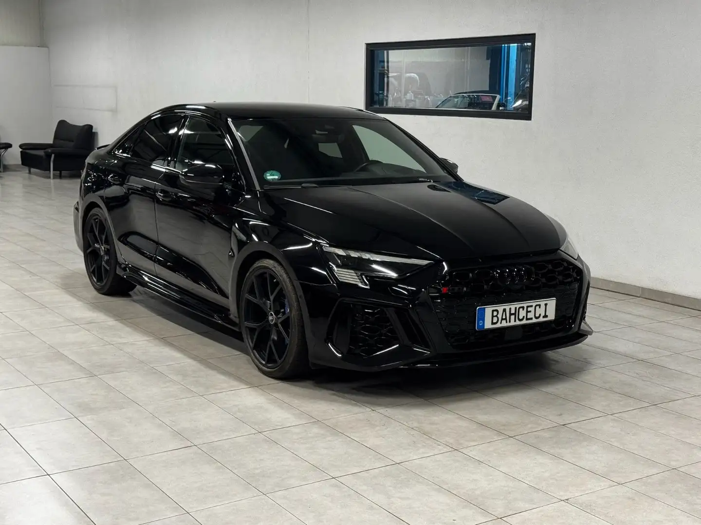 Audi RS3 Lim. 2.5 TFSI quattro*Matrix LED*HuD*Keramik Schwarz - 1