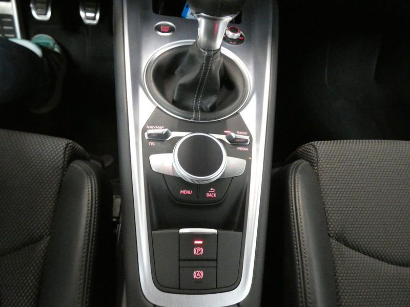 Audi TT Coupe 1.8 TFSI*S line Sport-Paket / Plus*LM19 — photo 14