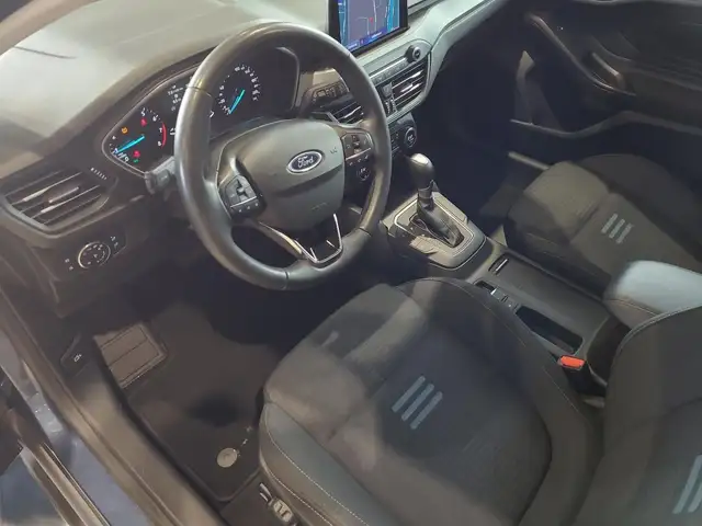 Ford Focus view 10