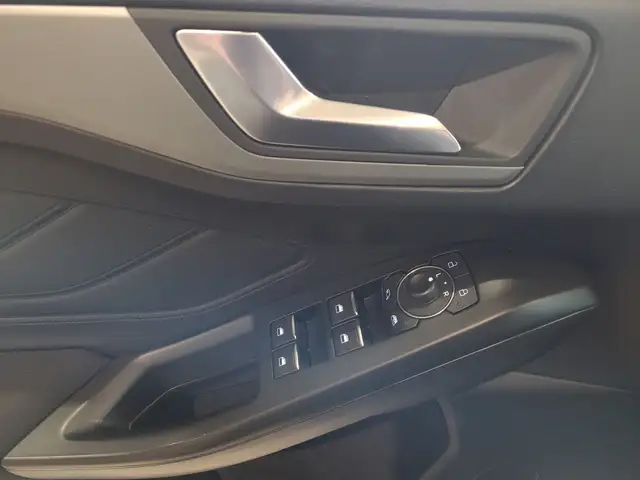 Ford Focus view 8
