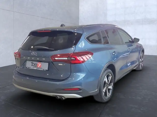 Ford Focus view 5