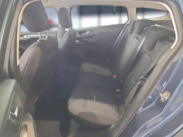 Ford Focus view 14