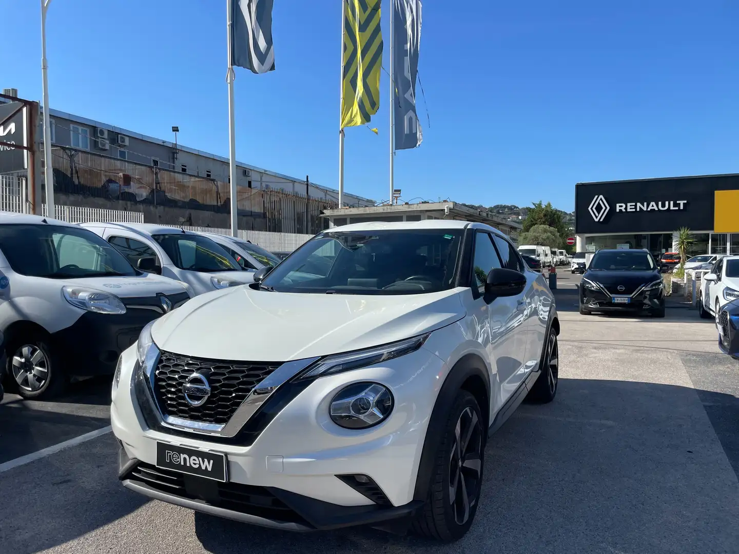 Nissan Juke Juke 1.0 dig-t N-Connecta 114cv Bianco - 1