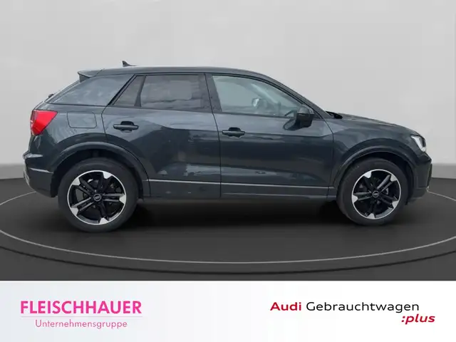 Audi Q2 view 8