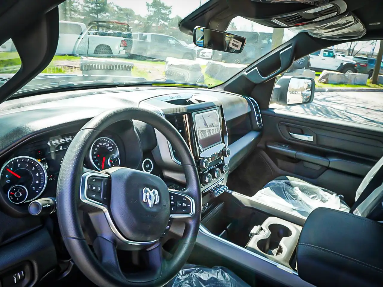 RAM 1500 снимка RAM 1500